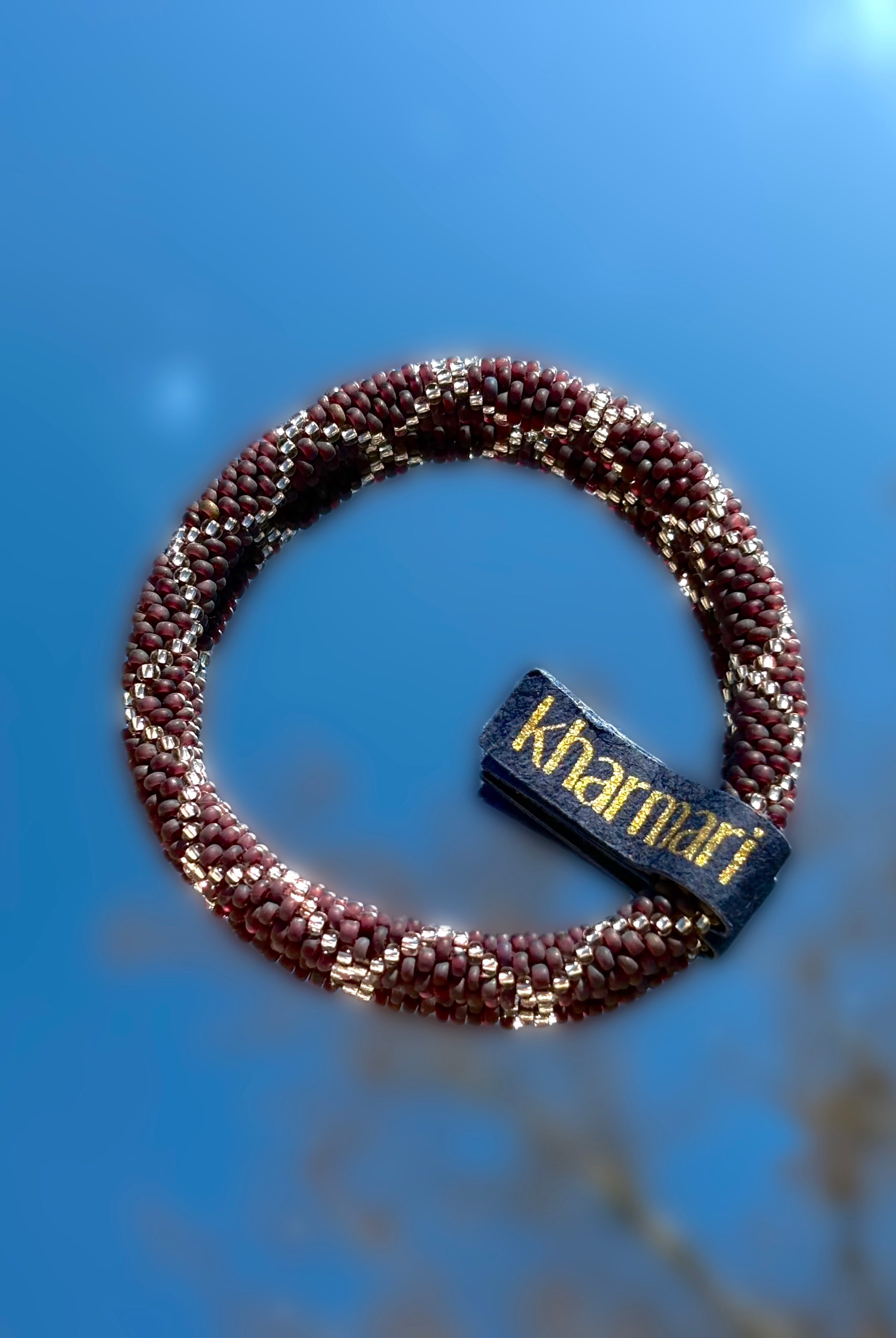 Bracelet perles de verre kharmari bordeaux