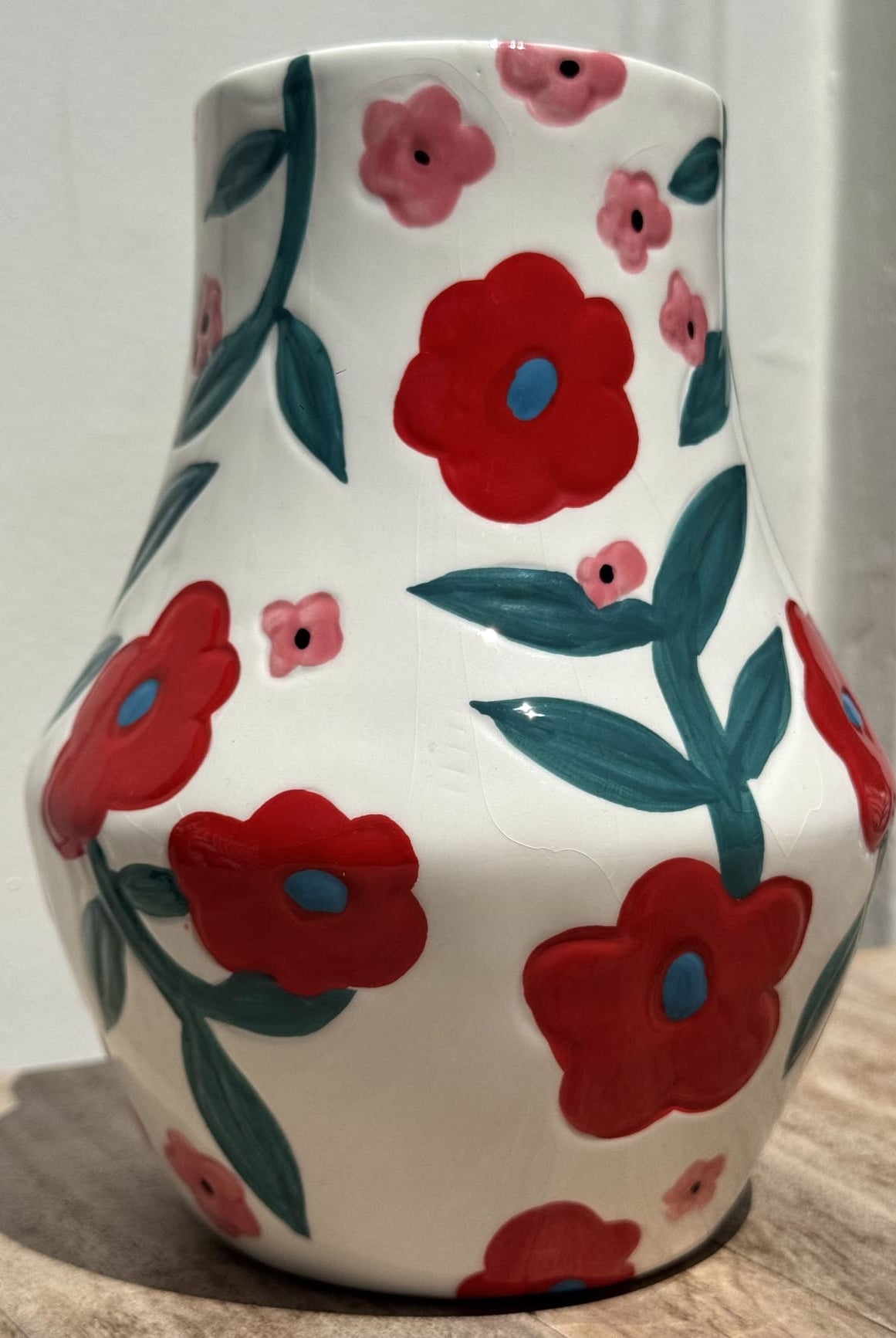 Accessoire maison élégant – vase fleurs rouge tendance