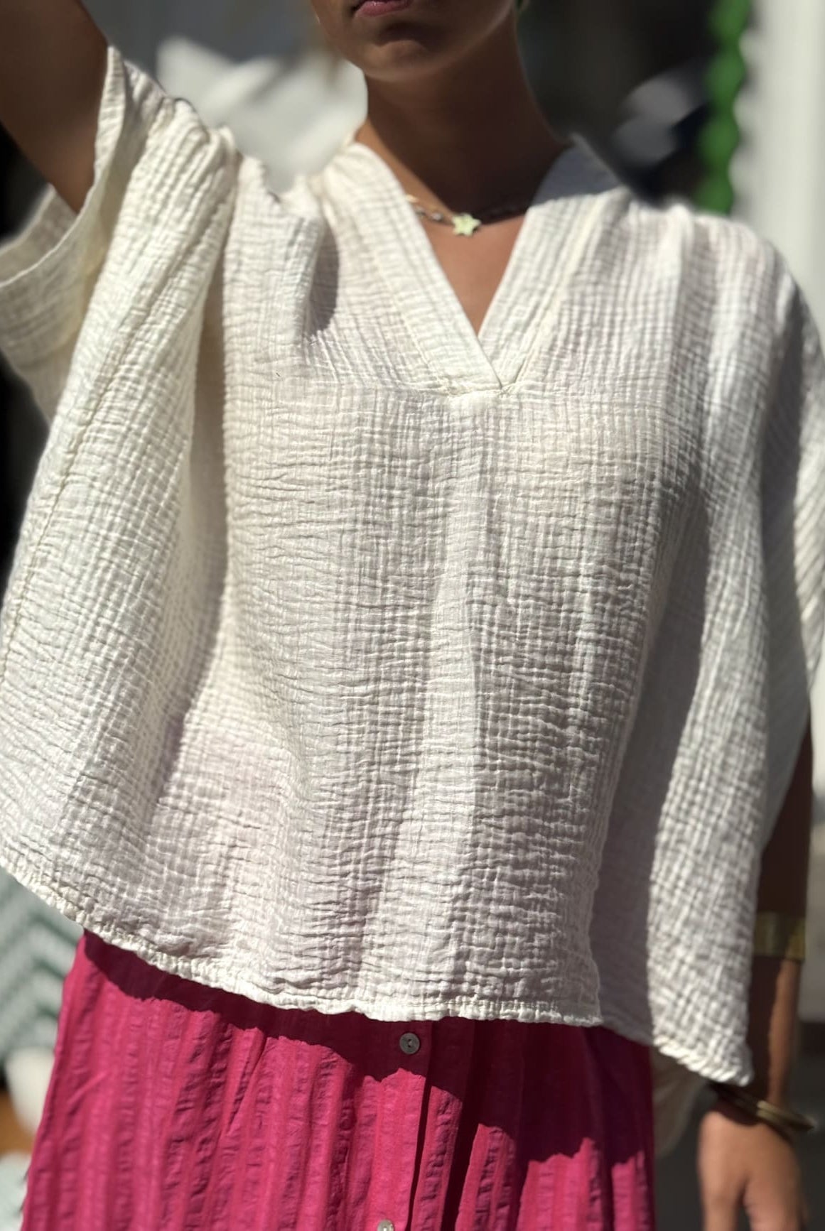 Blouse blanche femme en gaze de coton, vue de face, coupe fluide