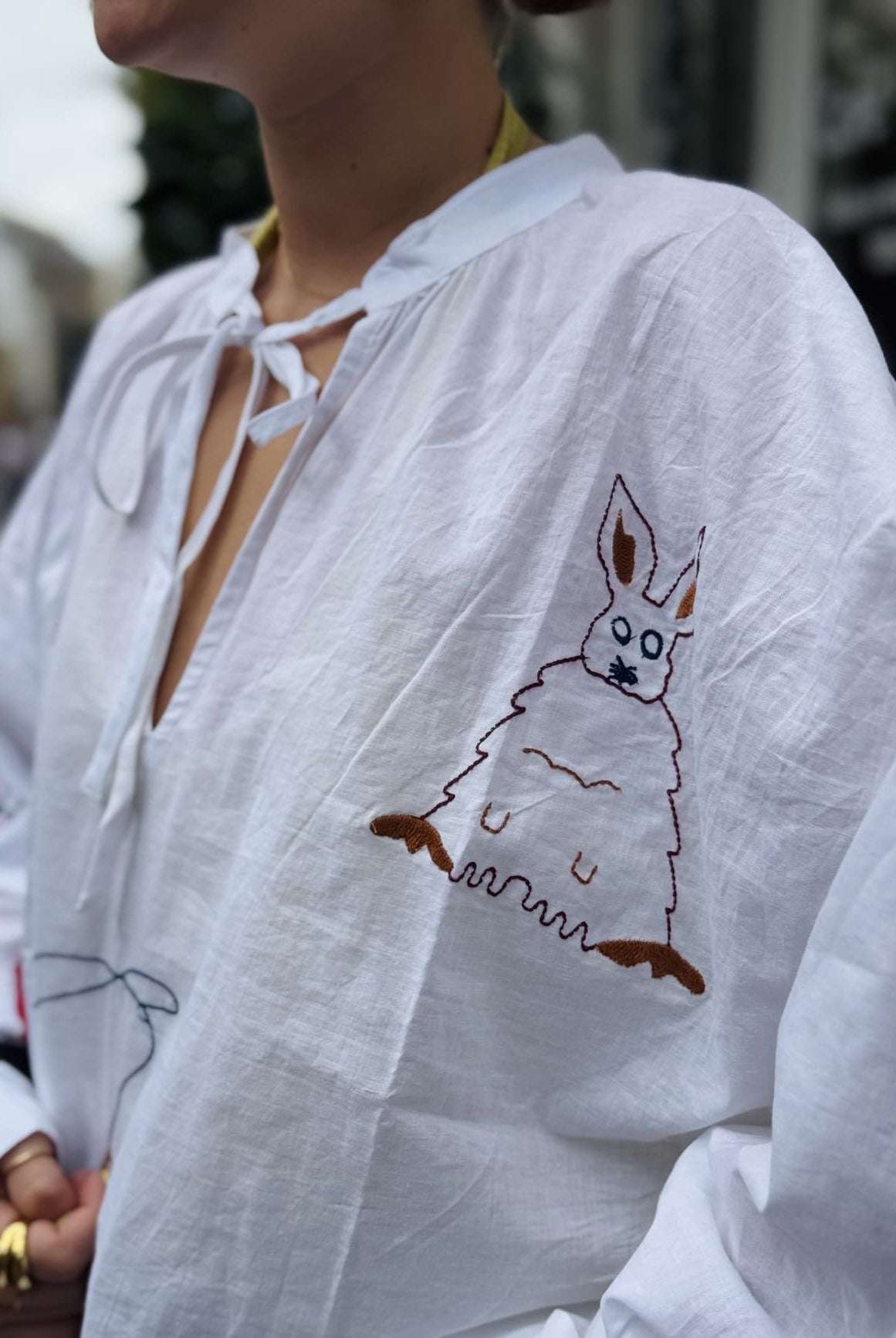 Blouse blanche brodées