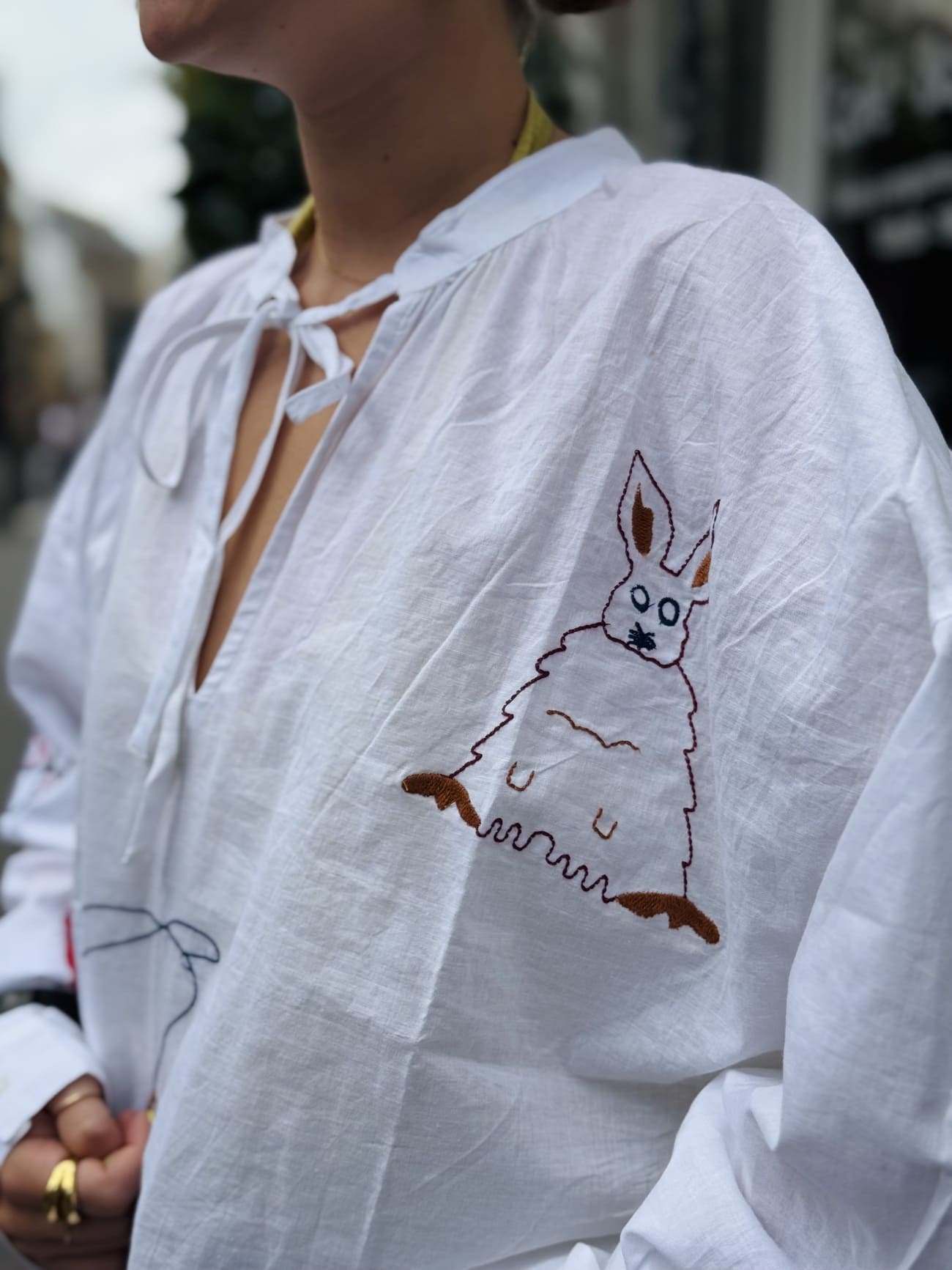 Blouse blanche brodées