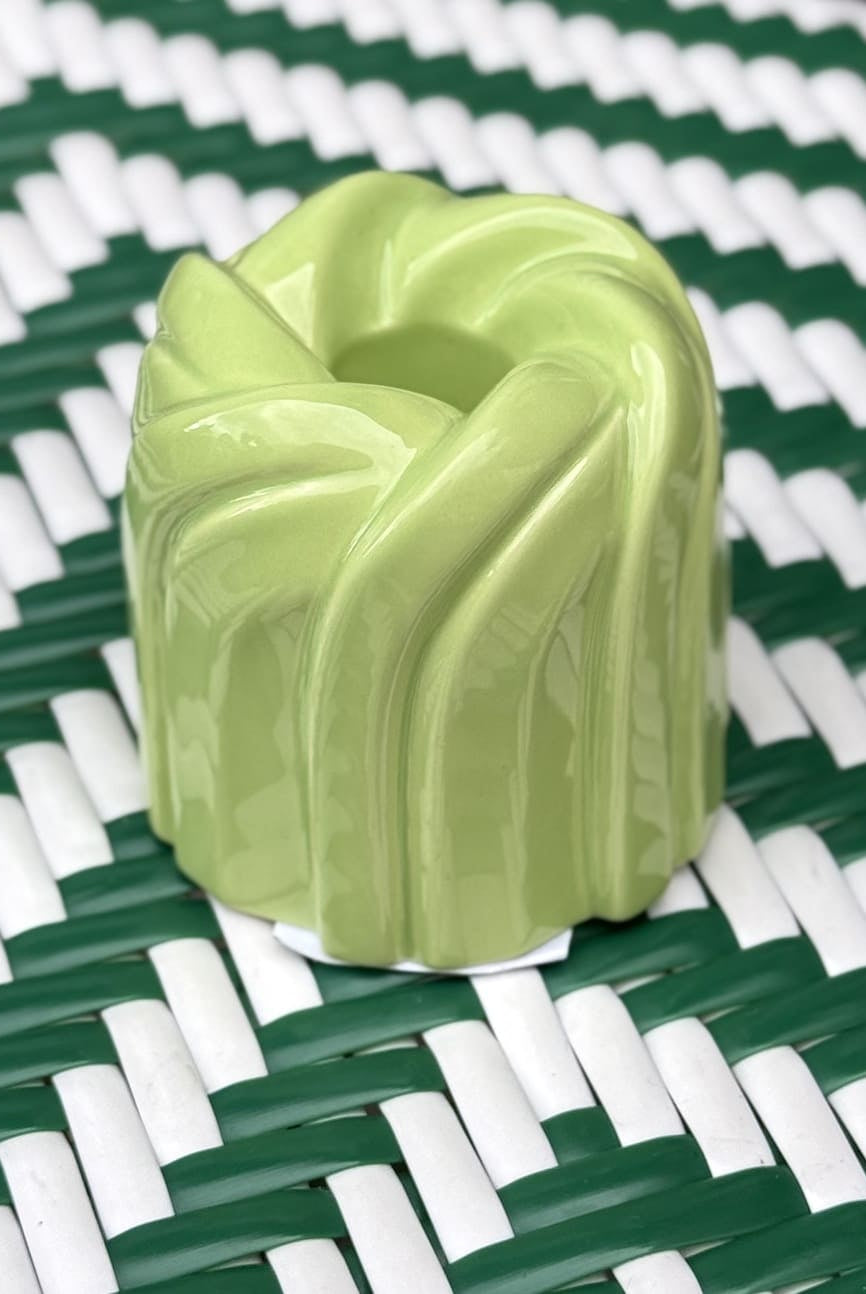 Bougeoir entrelacé forme gâteau Bundt – vue de face