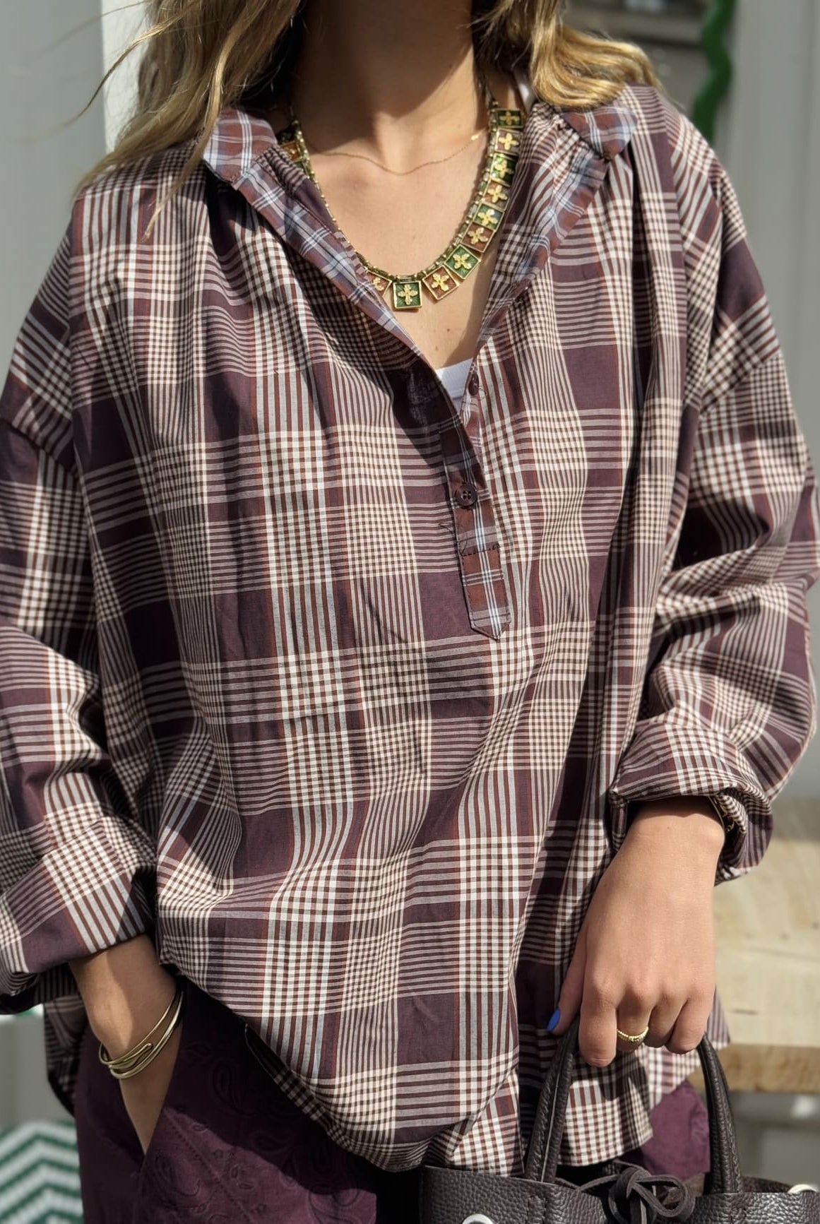 Chemise écossaise pour femme marron vue de face
