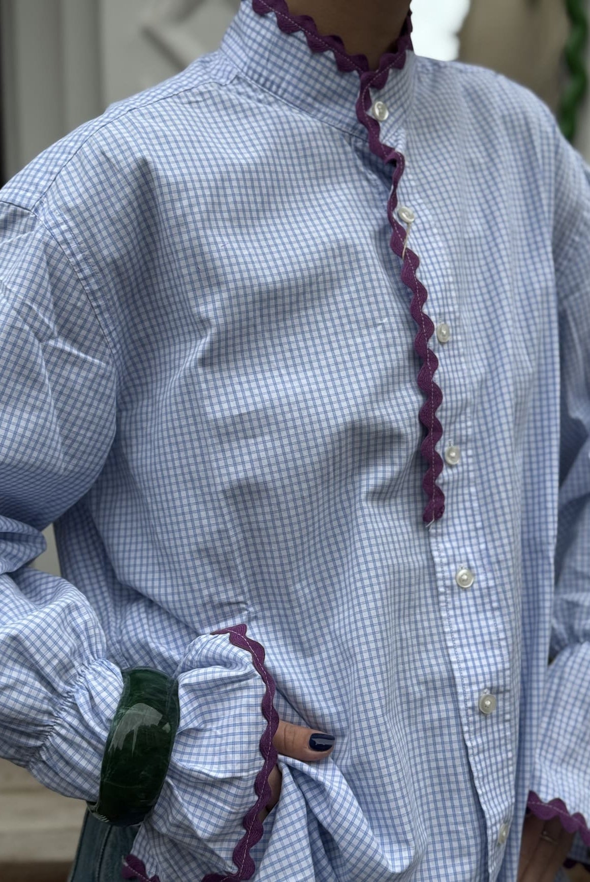 Zoom sur la chemise femme Ensemble Création bleu