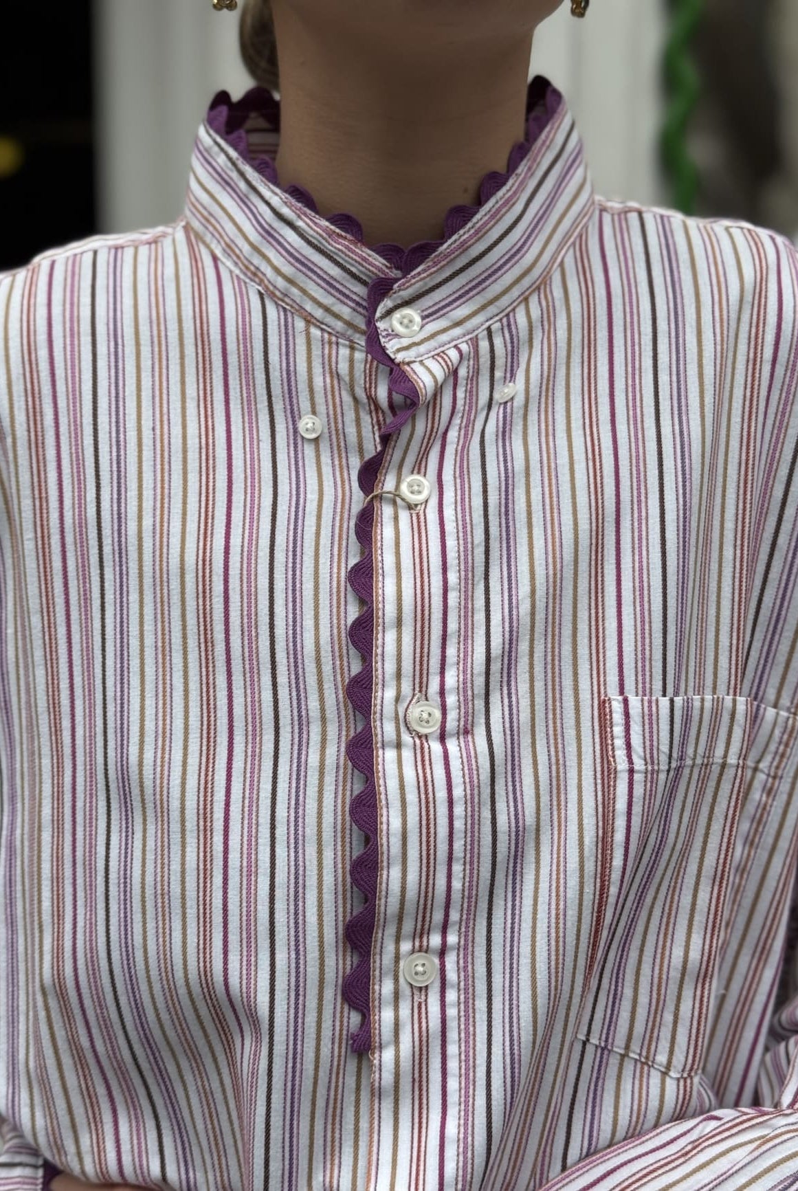 Détail du croquet de la chemise femme ensemble création rose