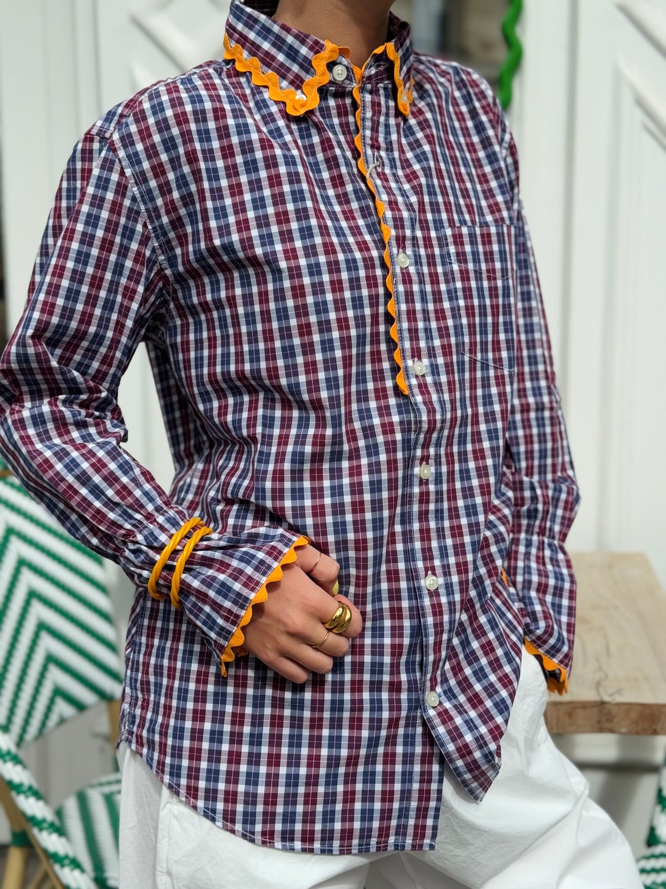 Chemise femme upcycling bleu et bordeaux f=galon orange