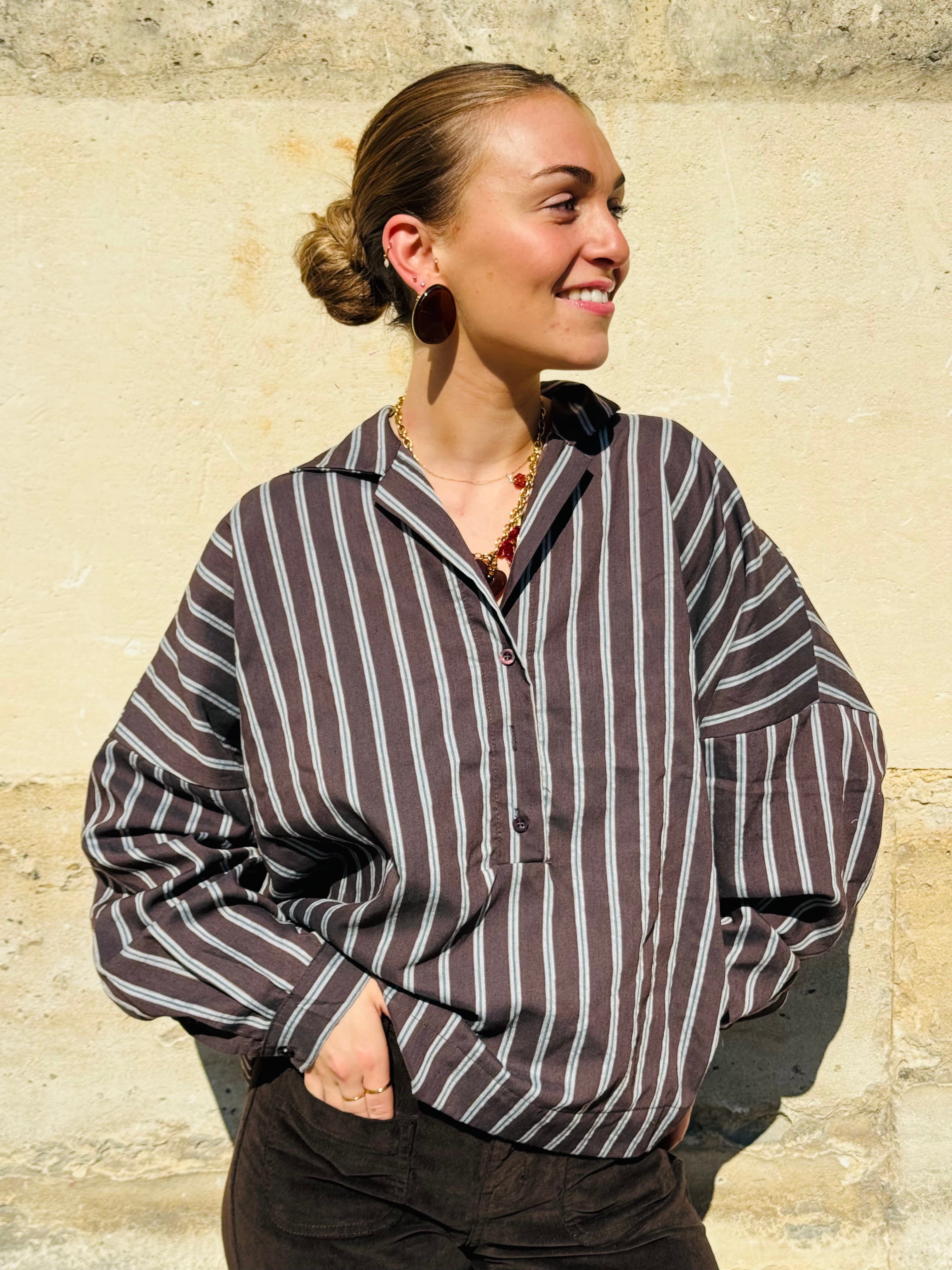 chemise marron rayée blanche