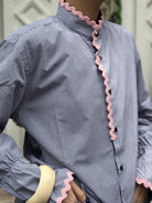 Chemise upcyclée carreaux fins zoom vue de face