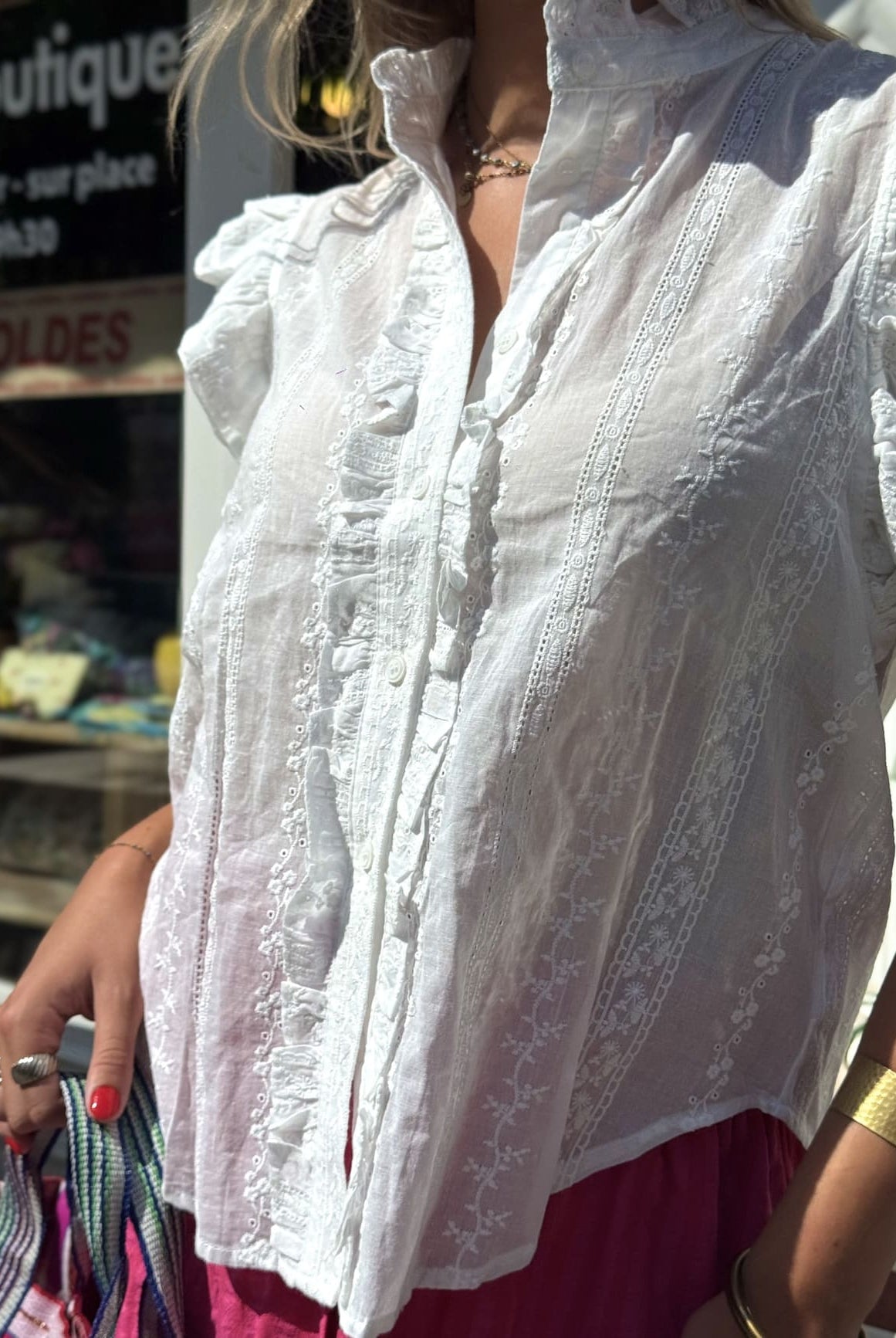 Chemisier blanc dentelle sans manche vue 3/4