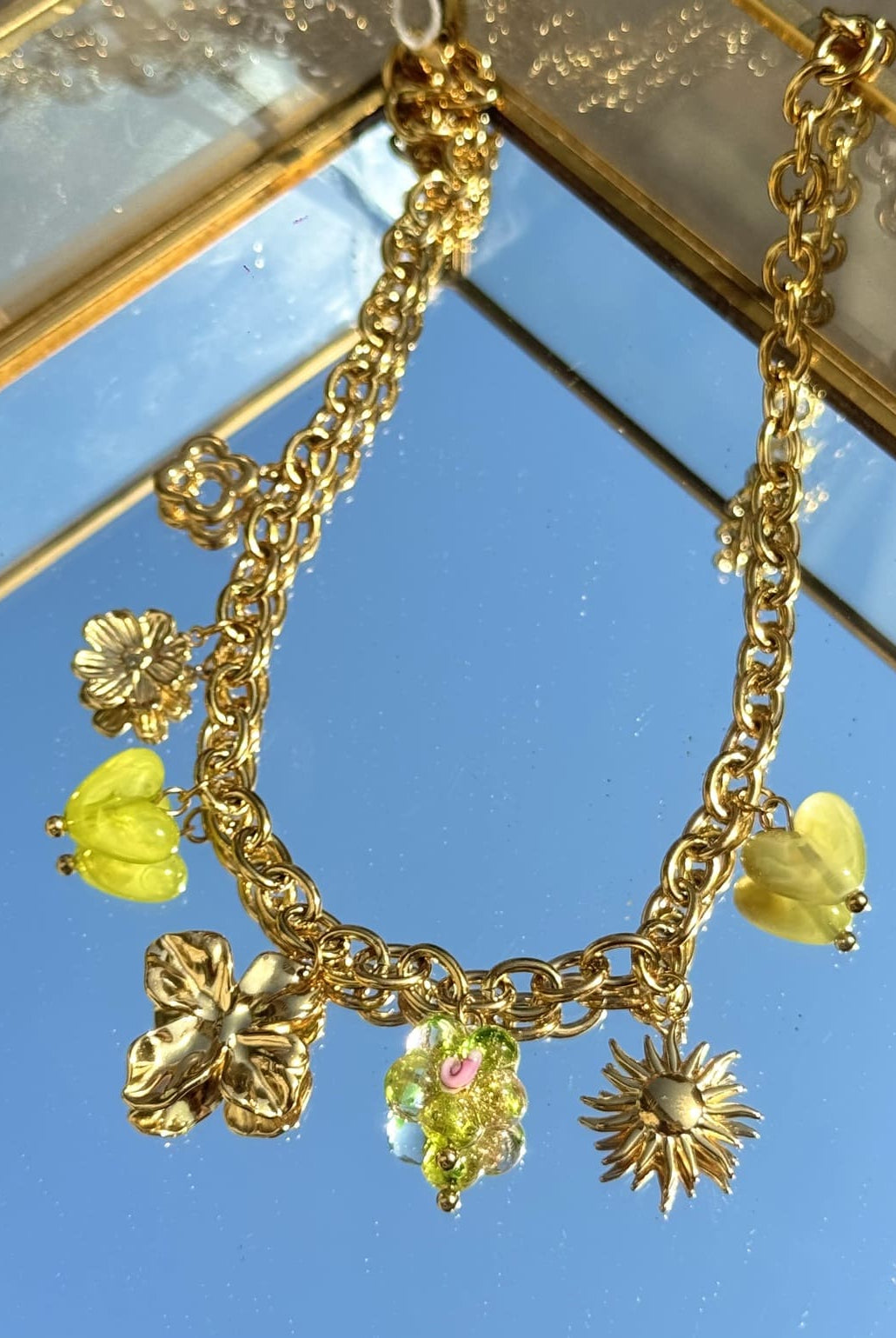 Collier Cœur Jaune doré – charm jaune sur chaîne fine