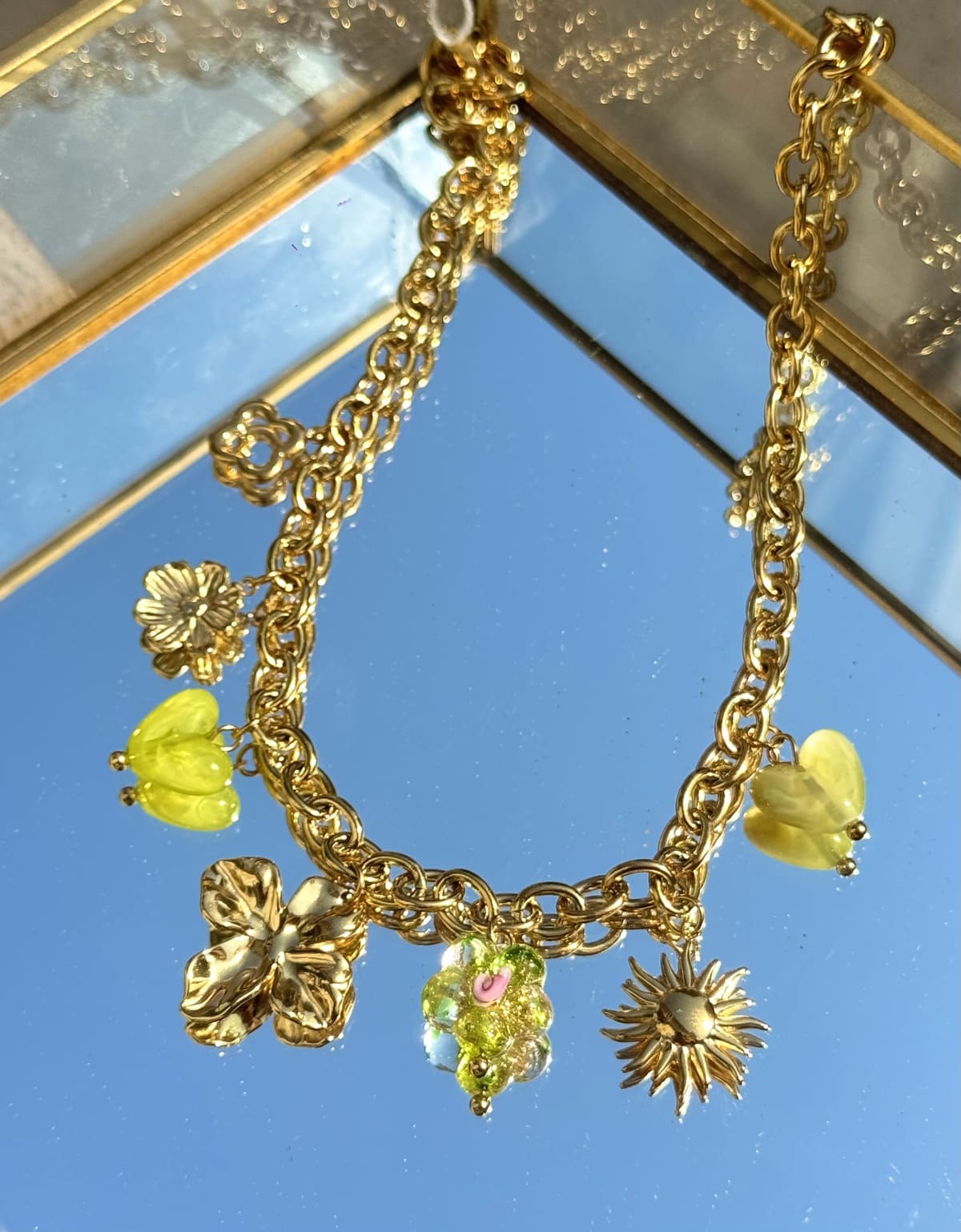 Collier Cœur Jaune doré – charm jaune sur chaîne fine