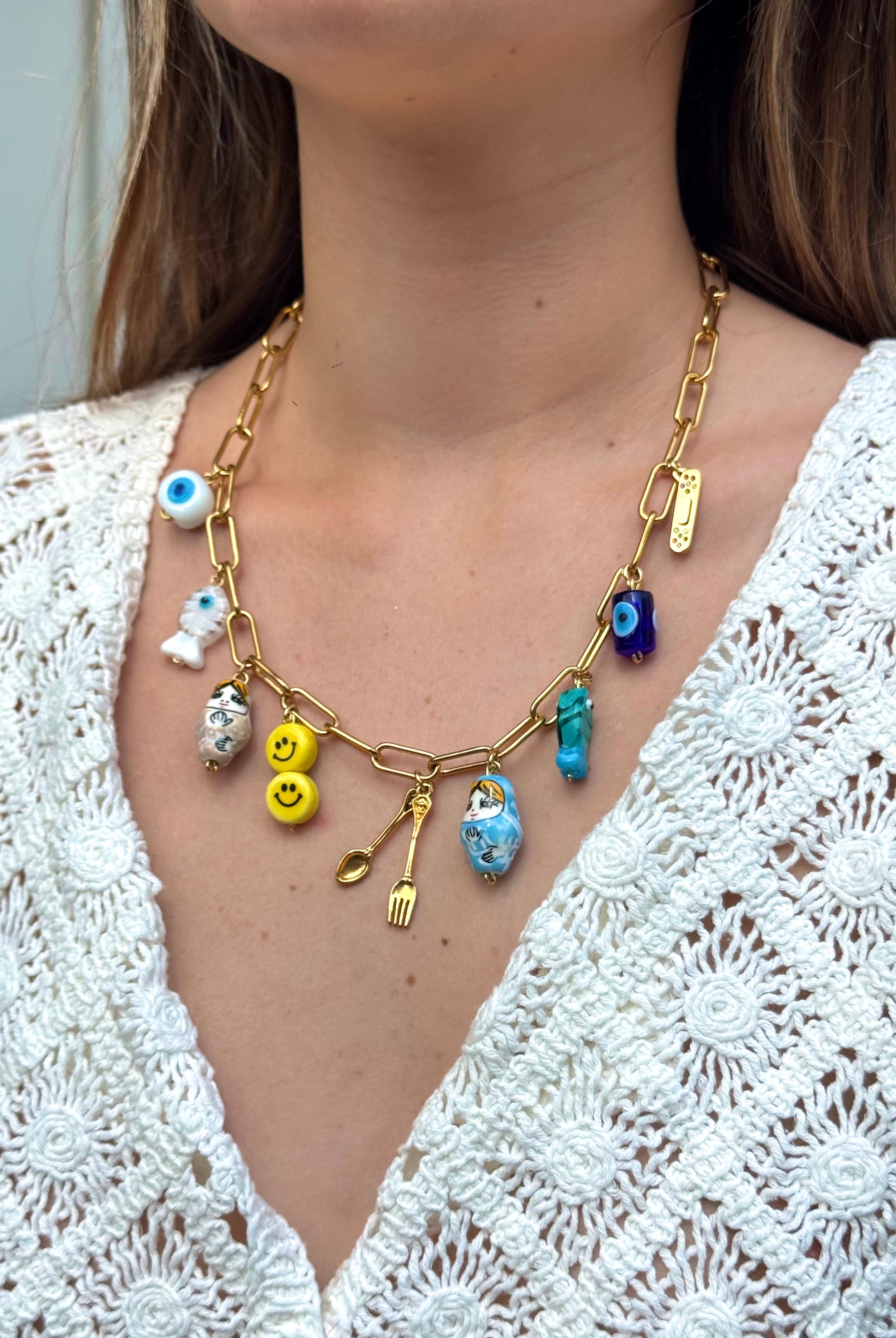 Collier Mamie Esther porté – 9 charms guérison et prospérité, bijou Kchoush