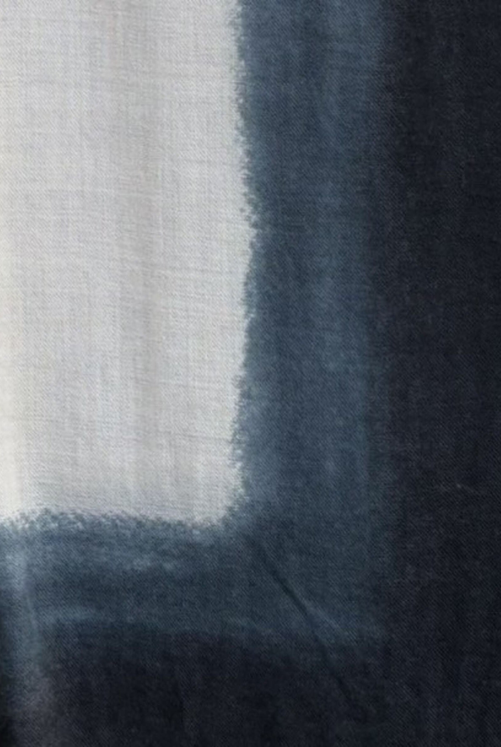 Détail imprimé tie die écharpe en cachemire