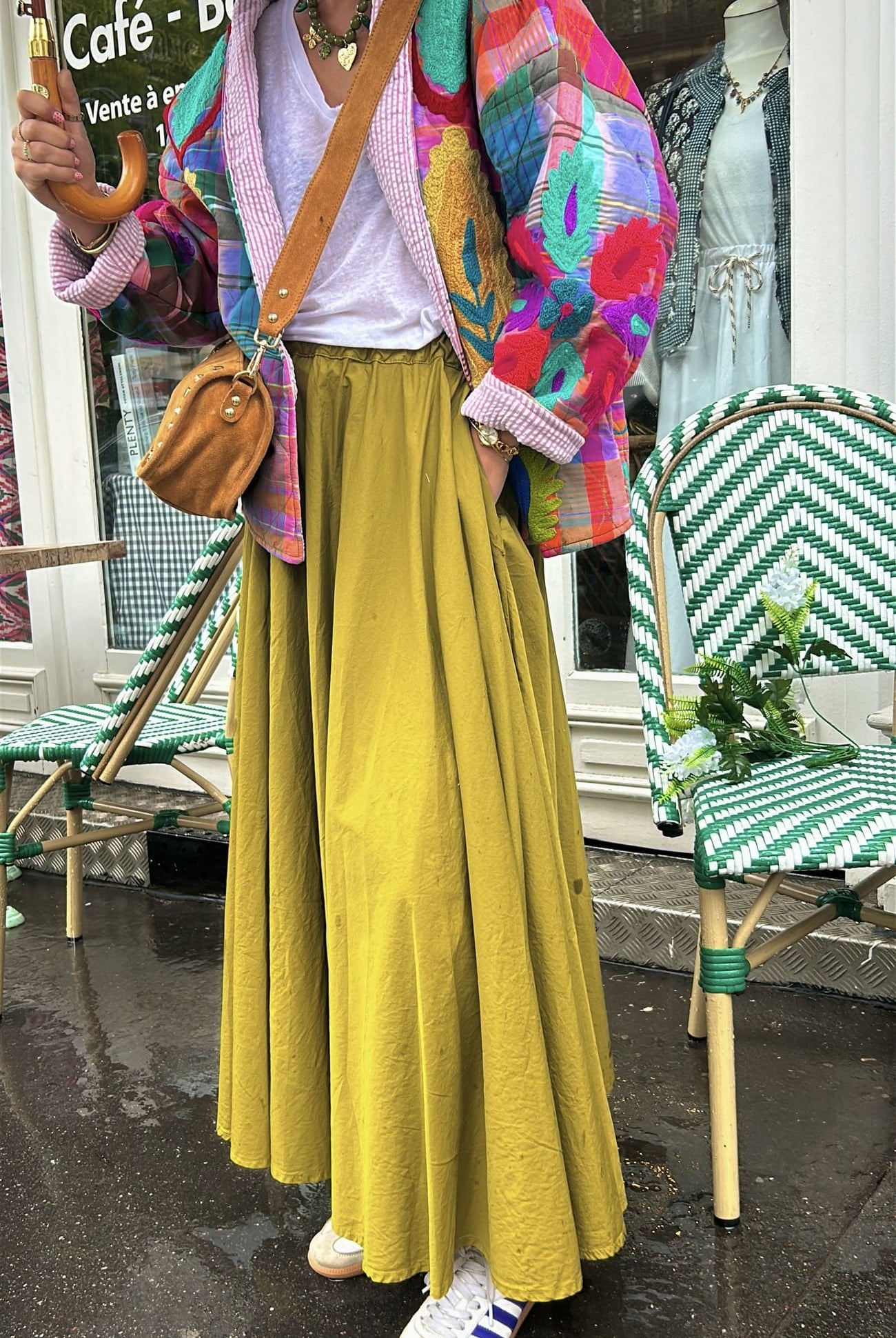 Jupe longue plissée pour femme portée