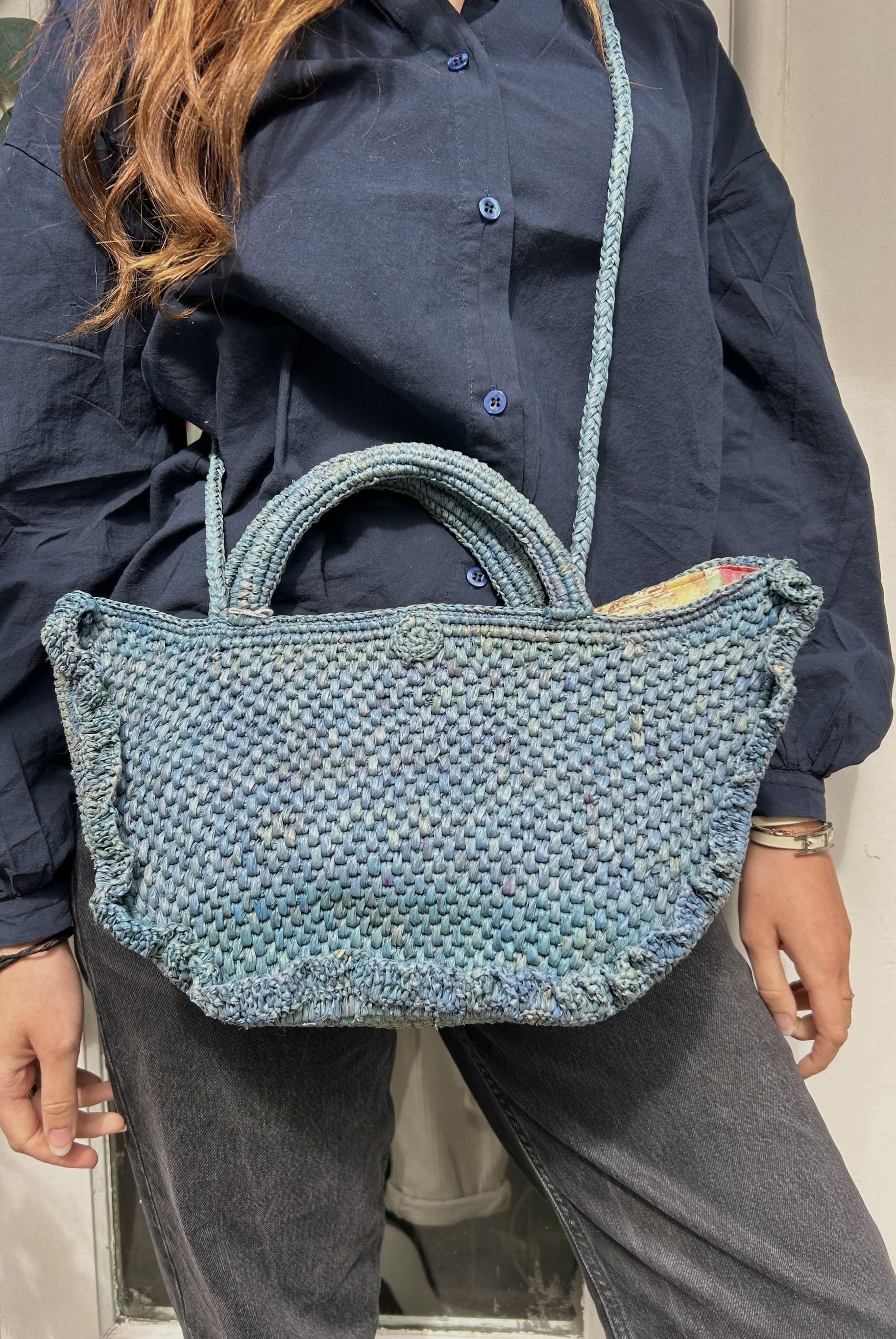 Panier porté en bandouliere – Accessoire en raphia élégant et léger