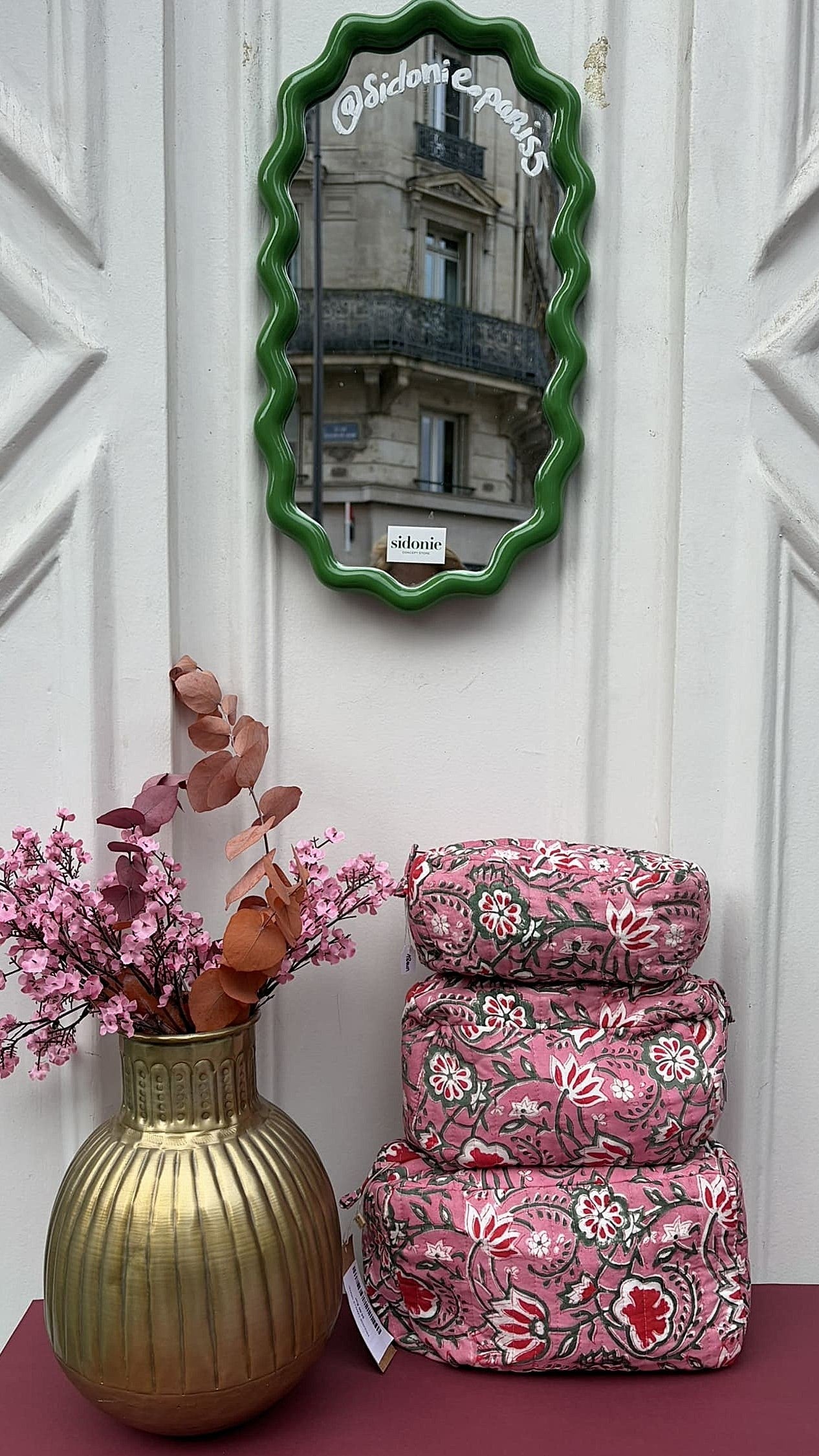 Trois formats superposés de la trousse en coton matelasse rose indien