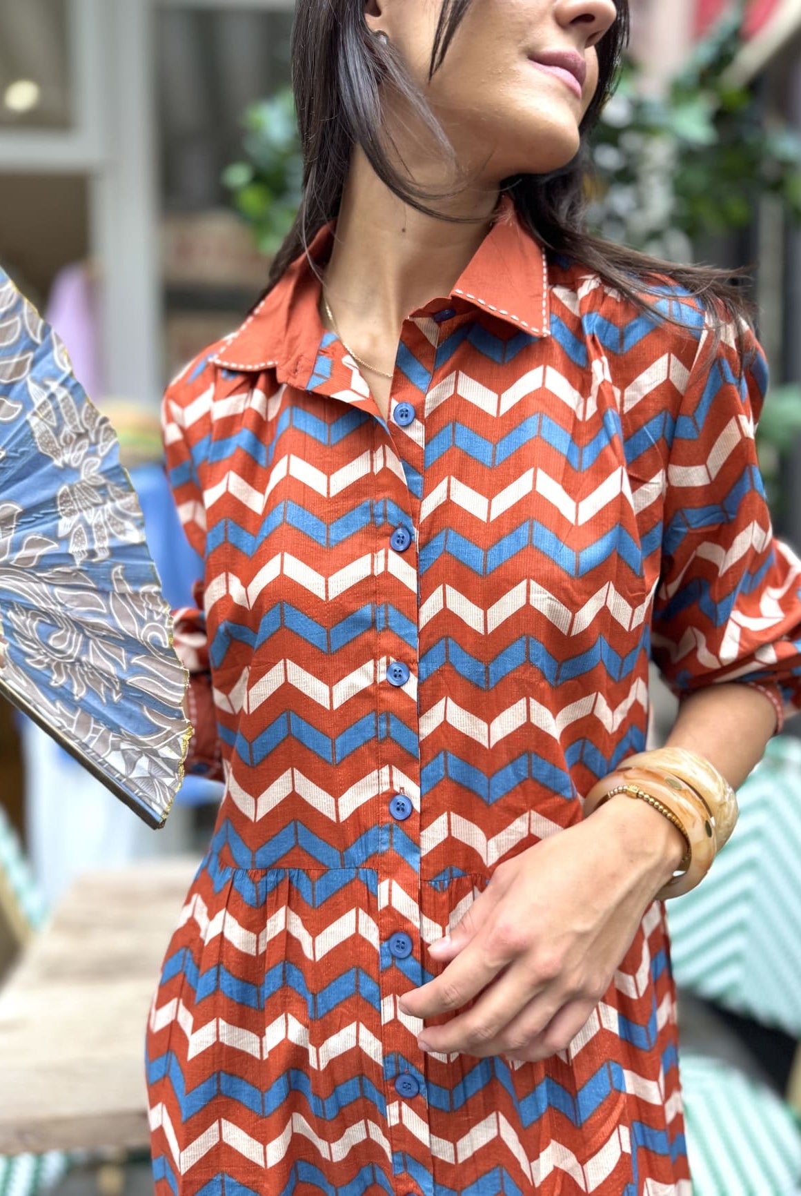 Robe chemise terracotta détail du motif
