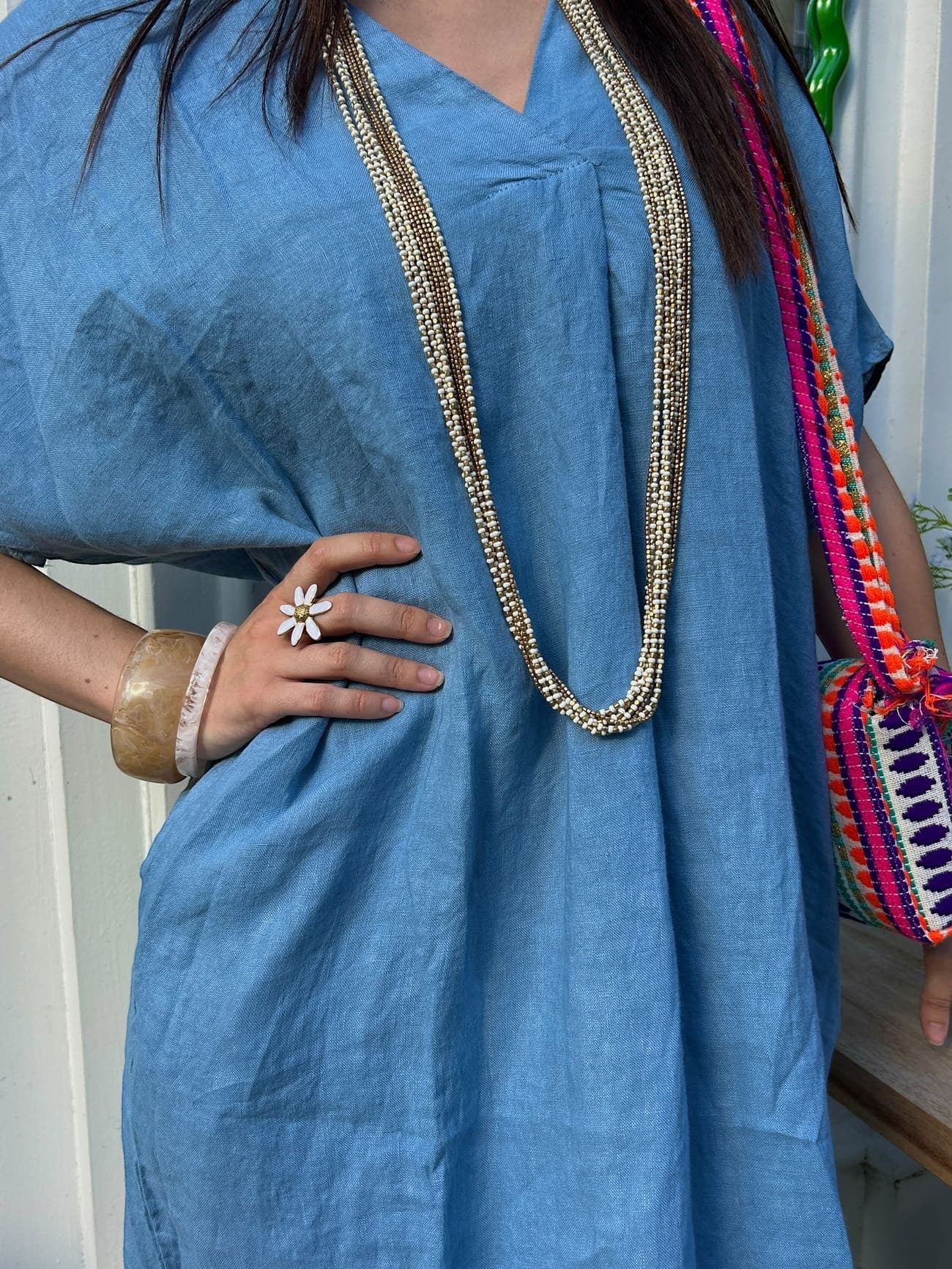 Robe caftan en lin bleu - détail tissu