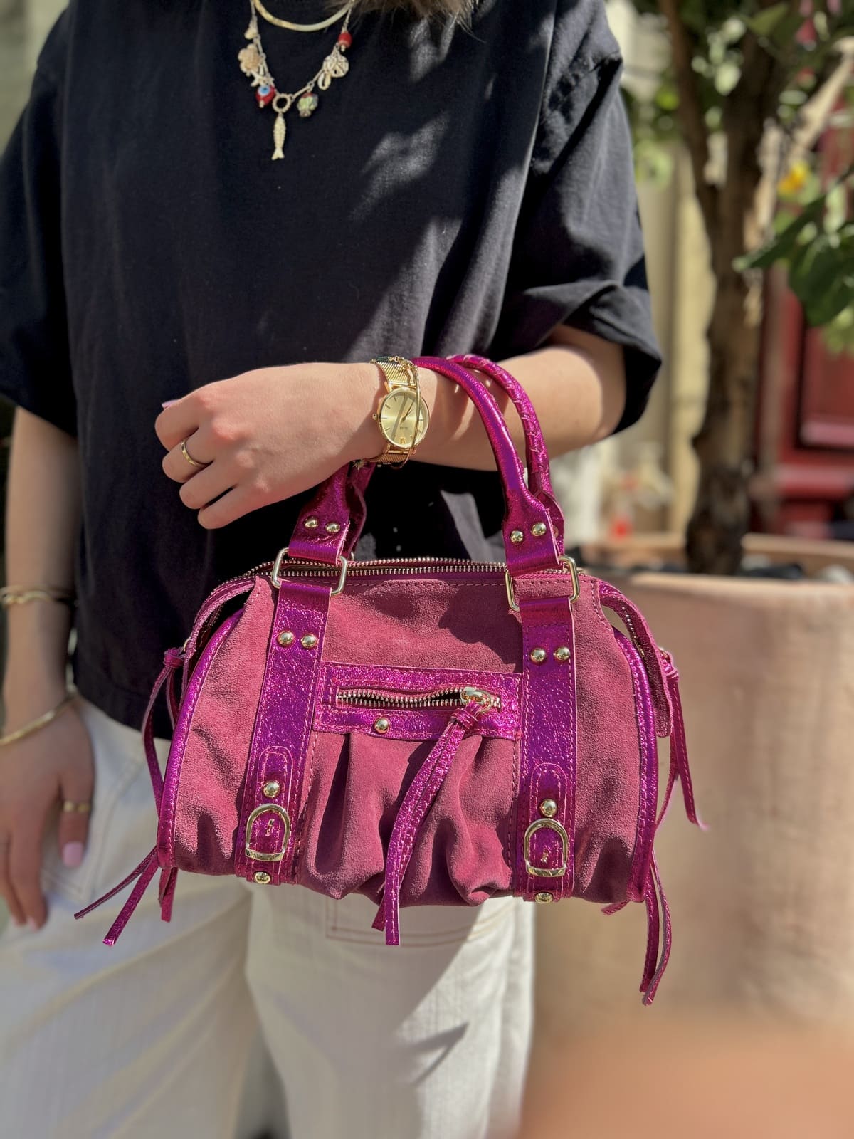 Sac à main cuir fuchsia vu de face avec anses