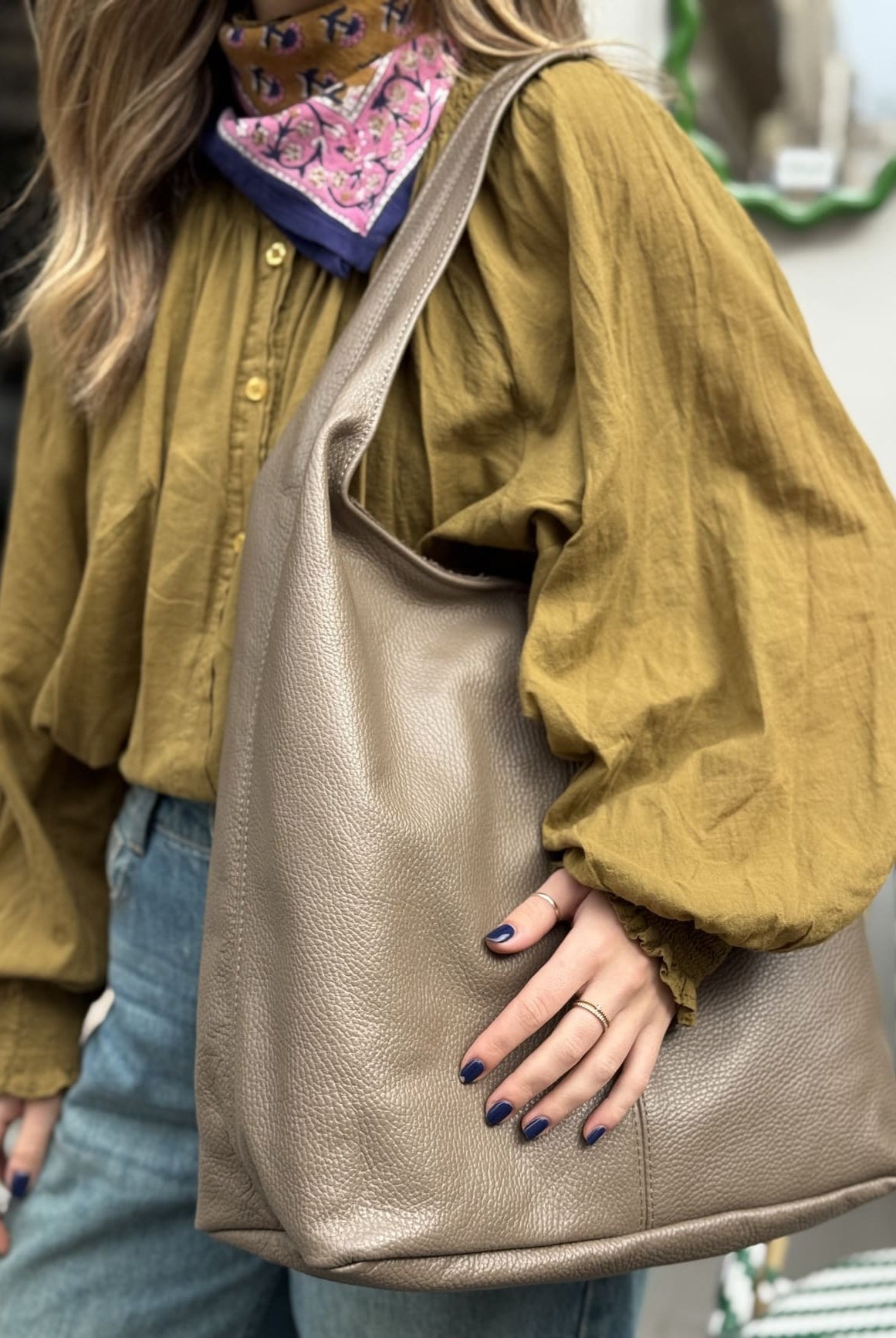 sac lune en cuir taupe