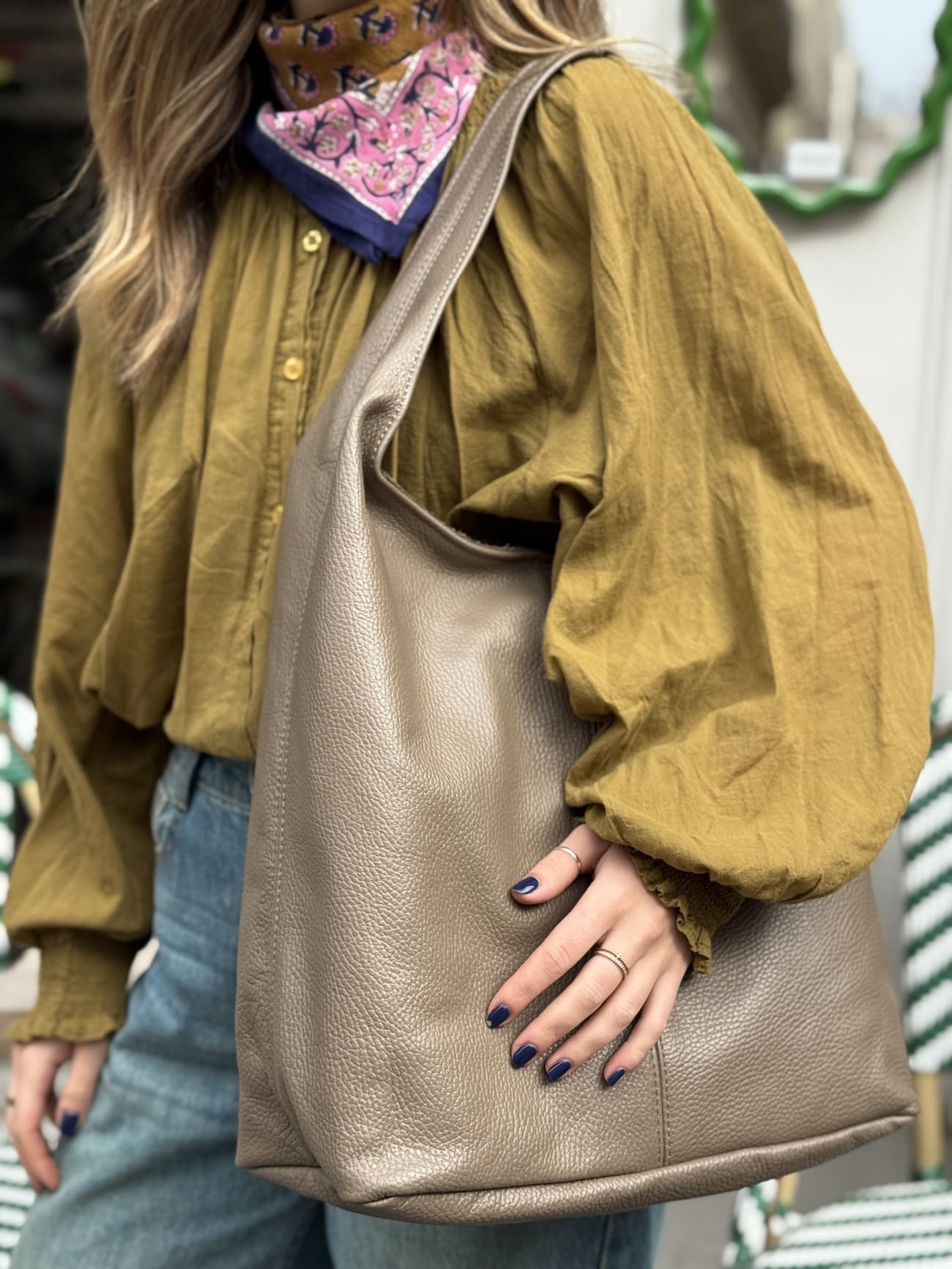 sac lune en cuir taupe