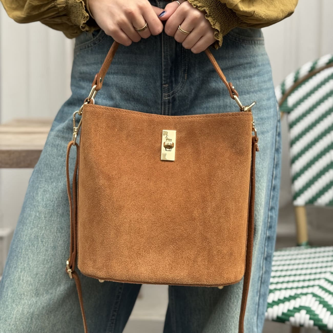 sac seau en daim camel