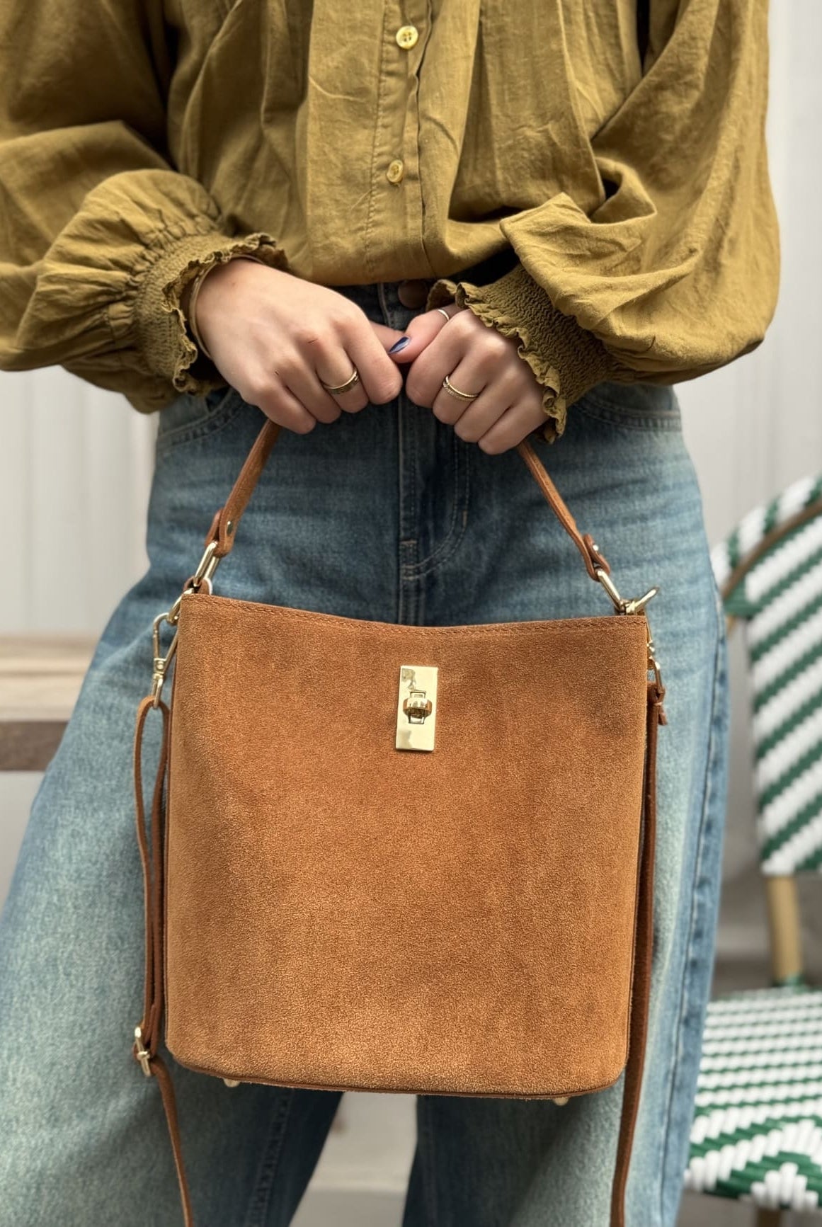 sac seau en daim camel