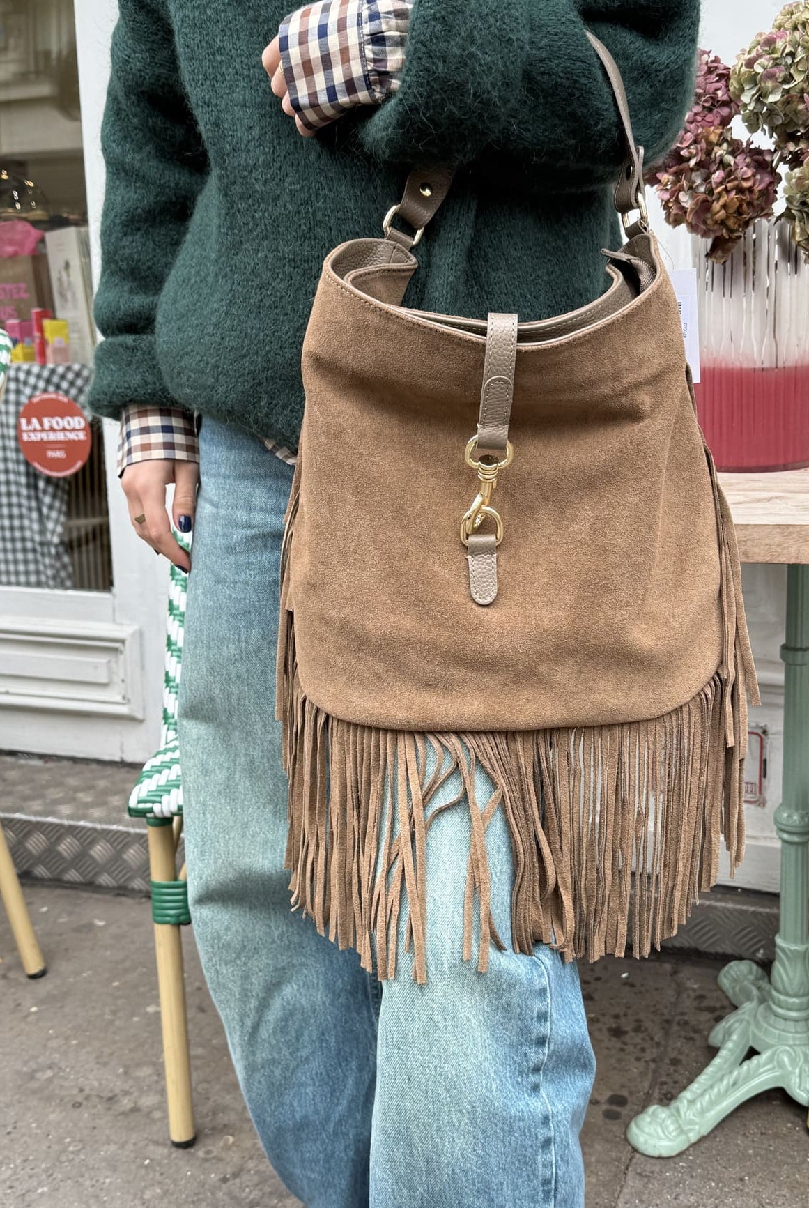 sac en daim taupe frange vue de face
