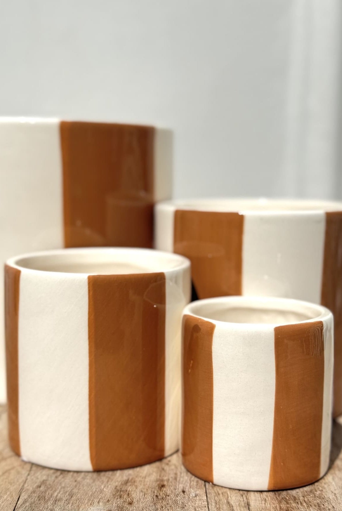 Ensemble décoratif de 4 pots rayés – céramique marron design Sidonie