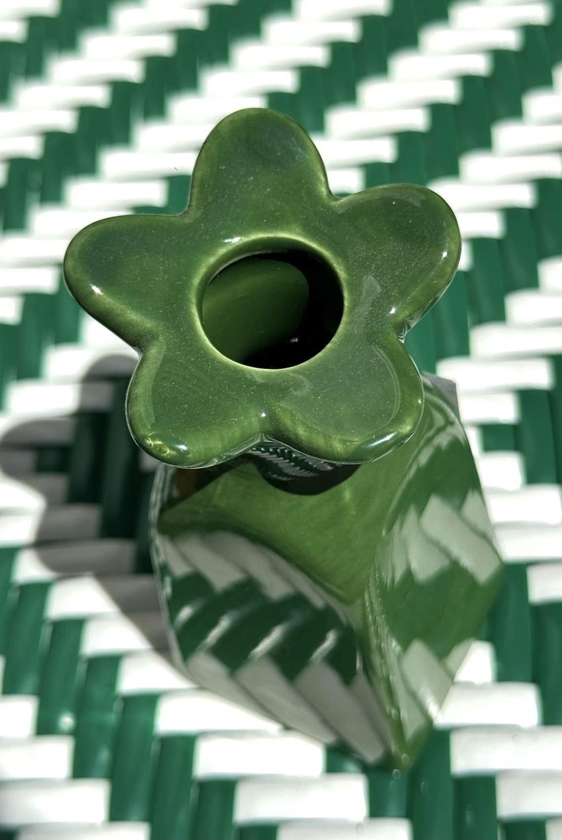 Détail du encolure fleur – Sidonie Concept Store