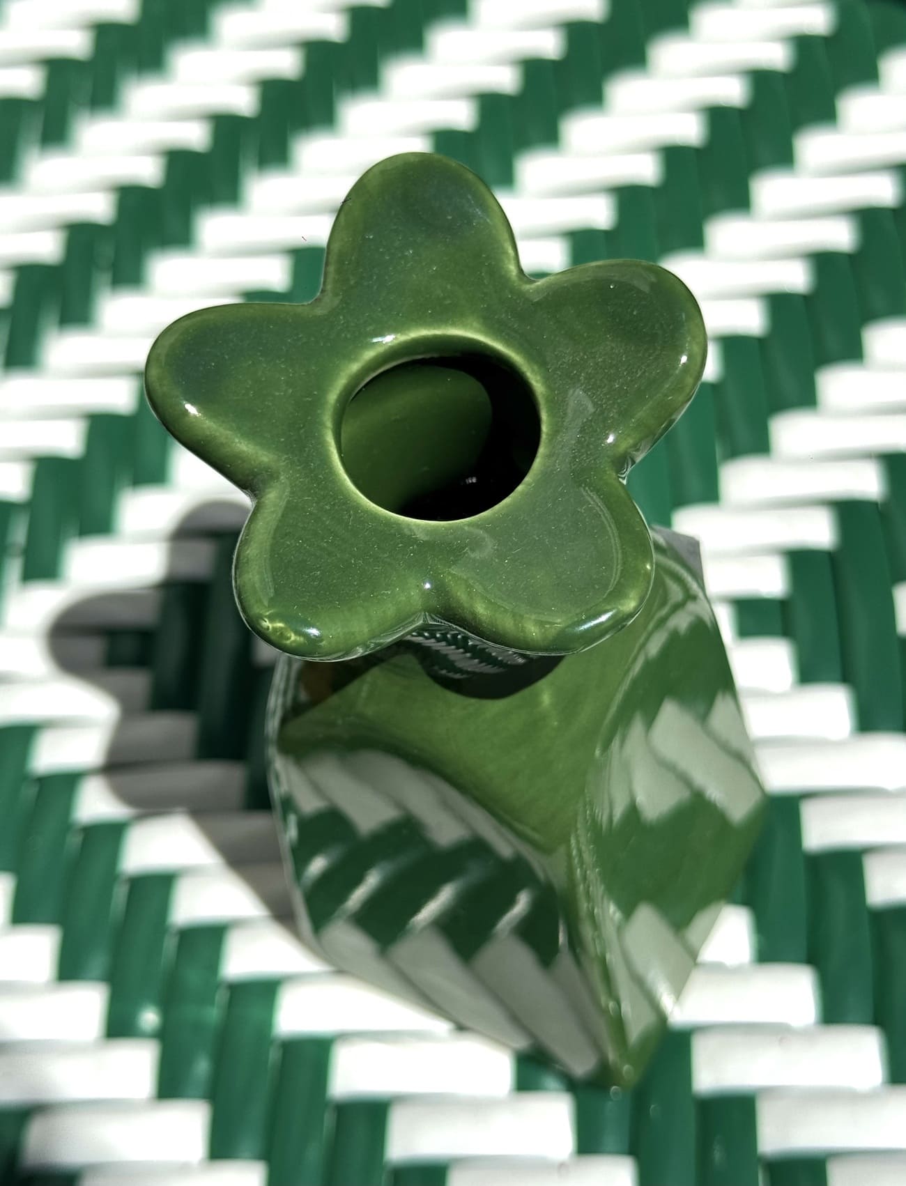 Détail du encolure fleur – Sidonie Concept Store