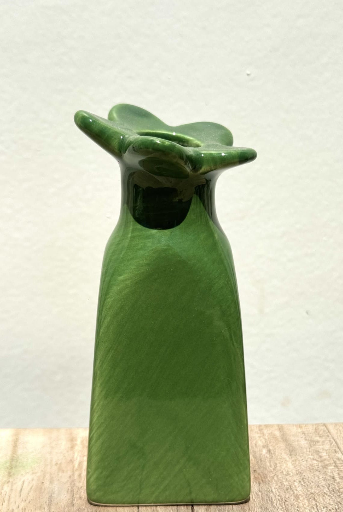 Soliflore vert céramique – objet de décoration design