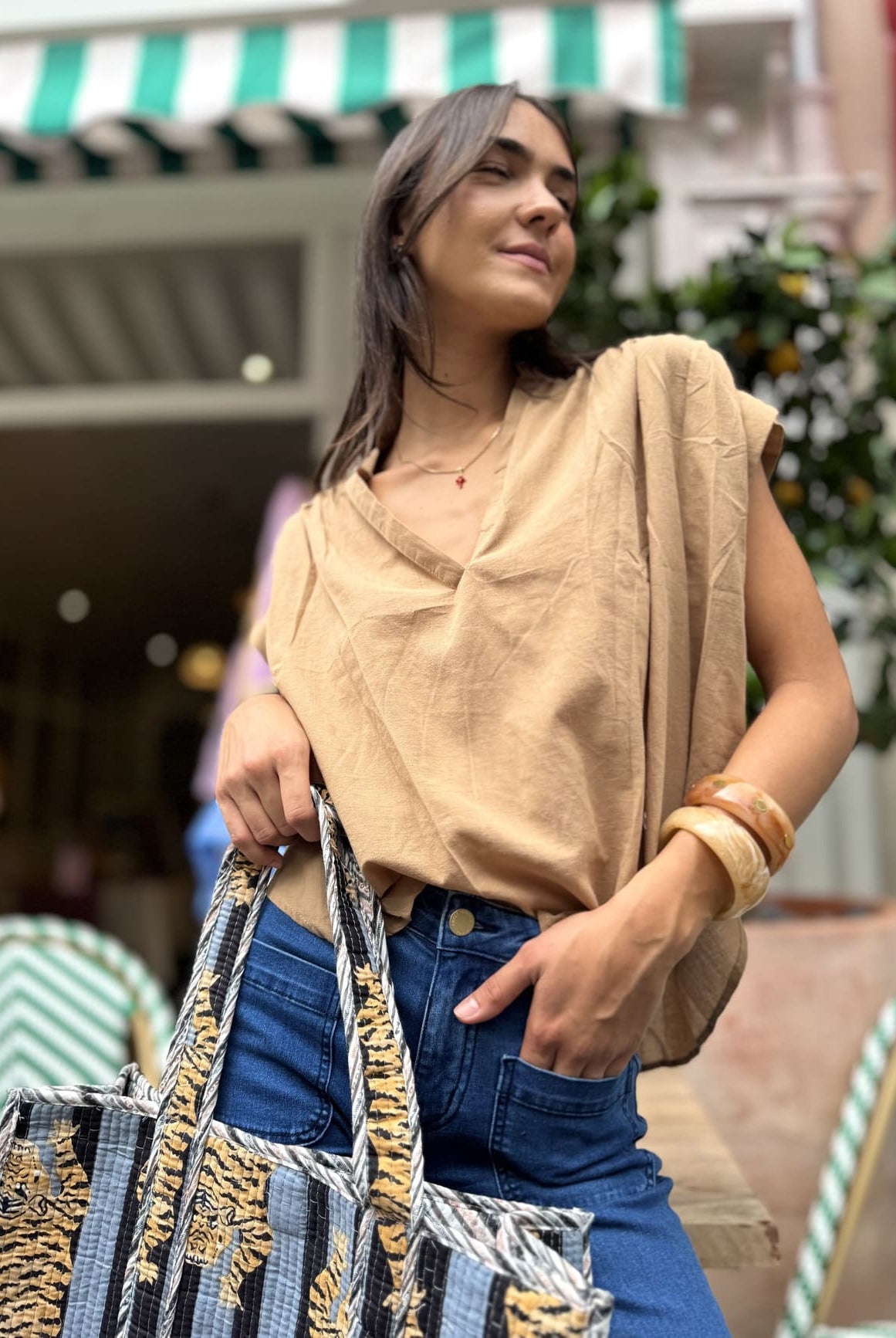 Tunique sans manche marron vue de face