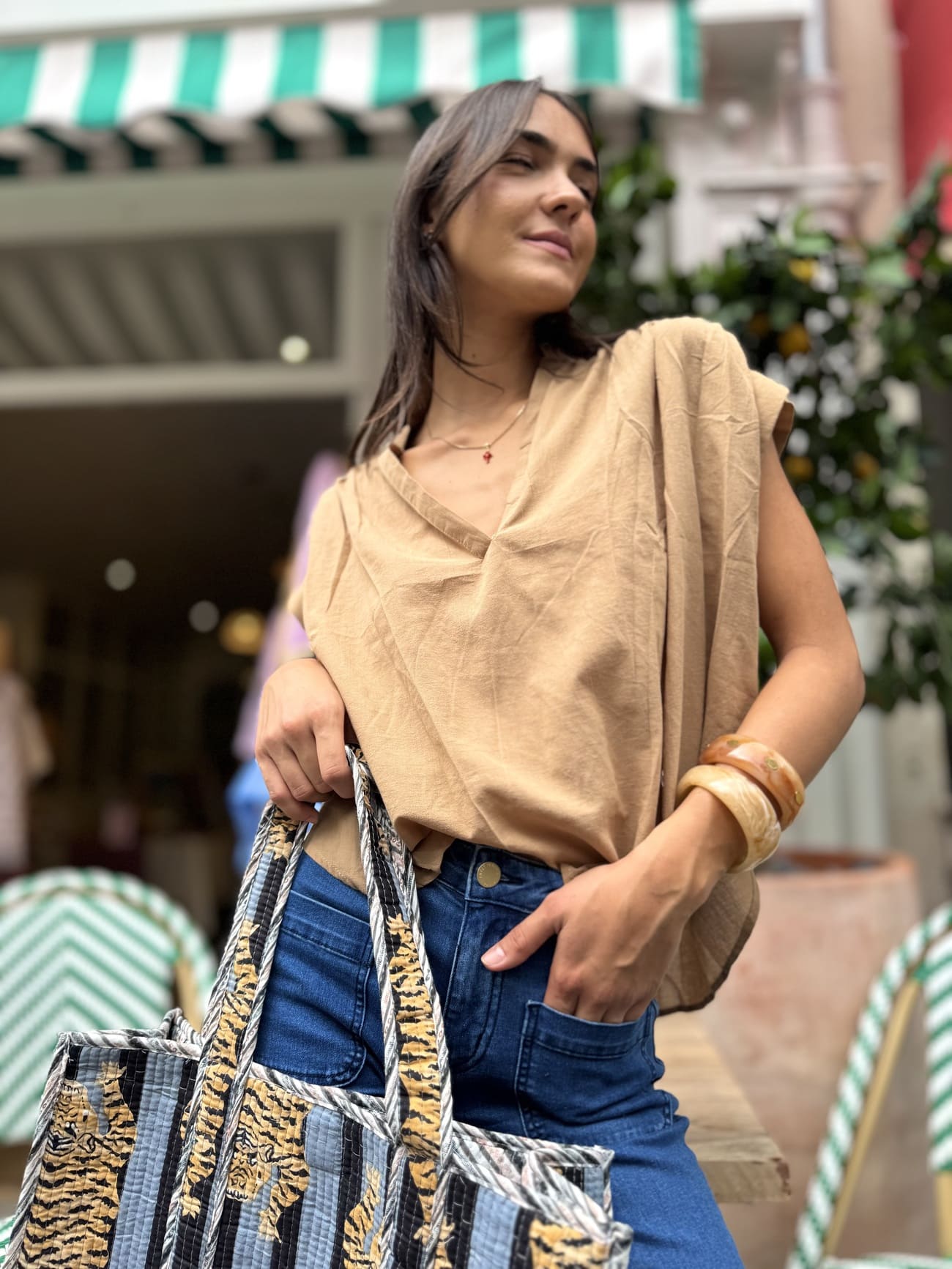 Tunique sans manche marron vue de face