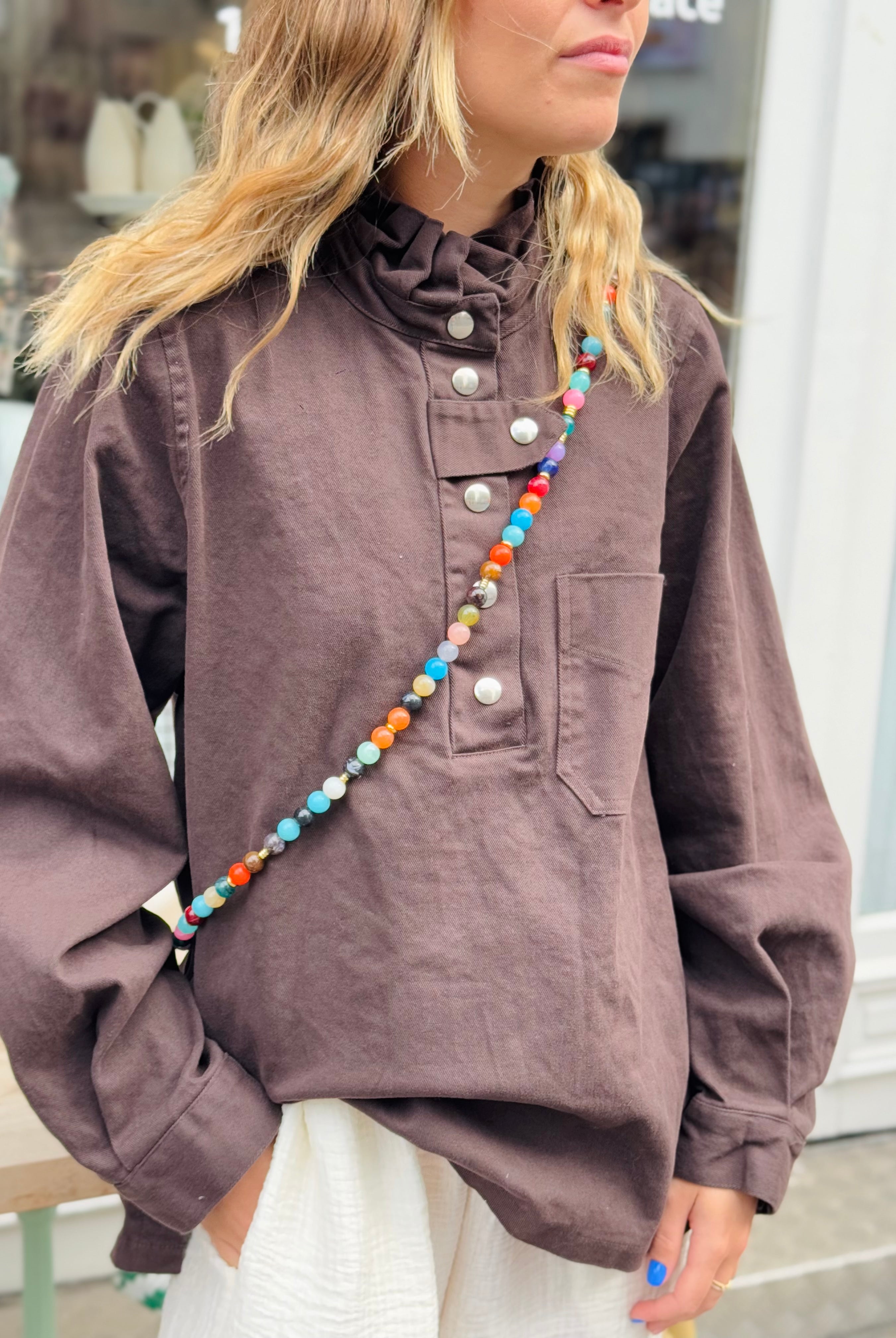 Détail du col de la vareuse jean chocolat