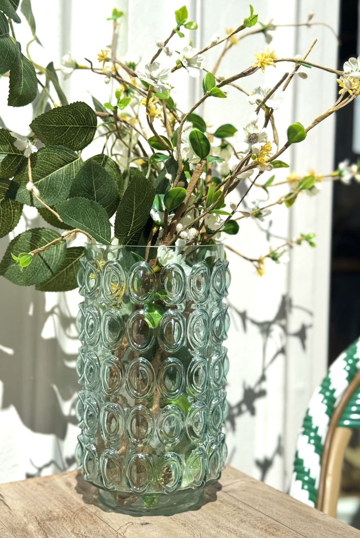 Vase Bal en verre transparent – motifs ronds en relief, design élégant