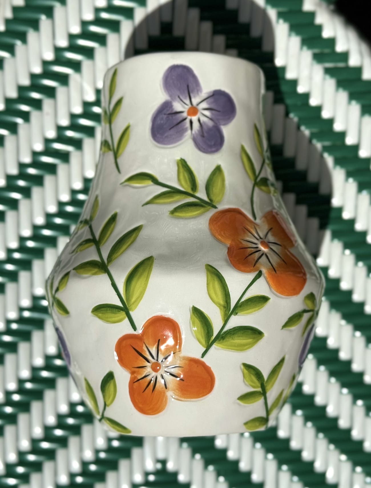 Vase mauve original pour décoration intérieure