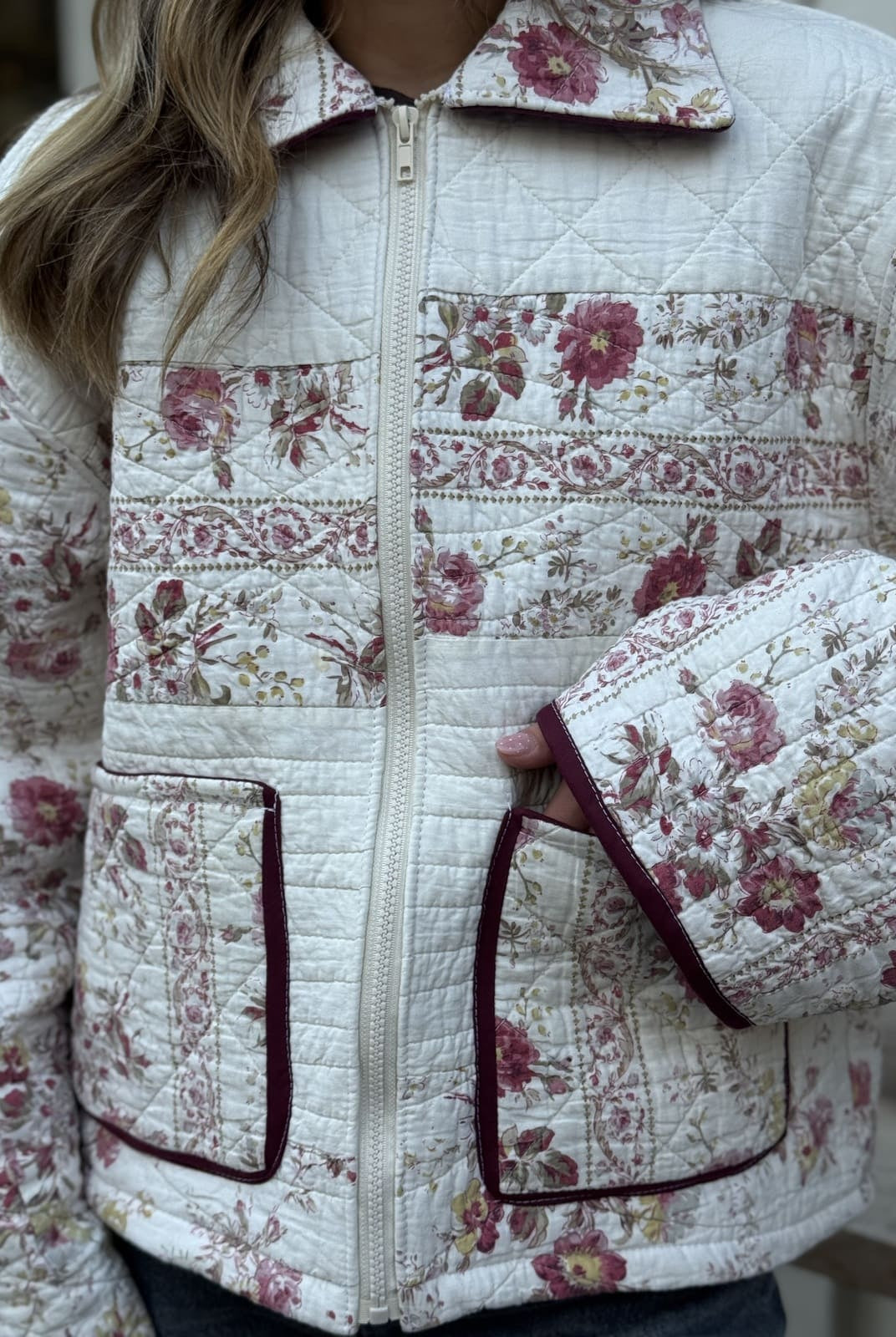 veste boutis rose fleurs de face