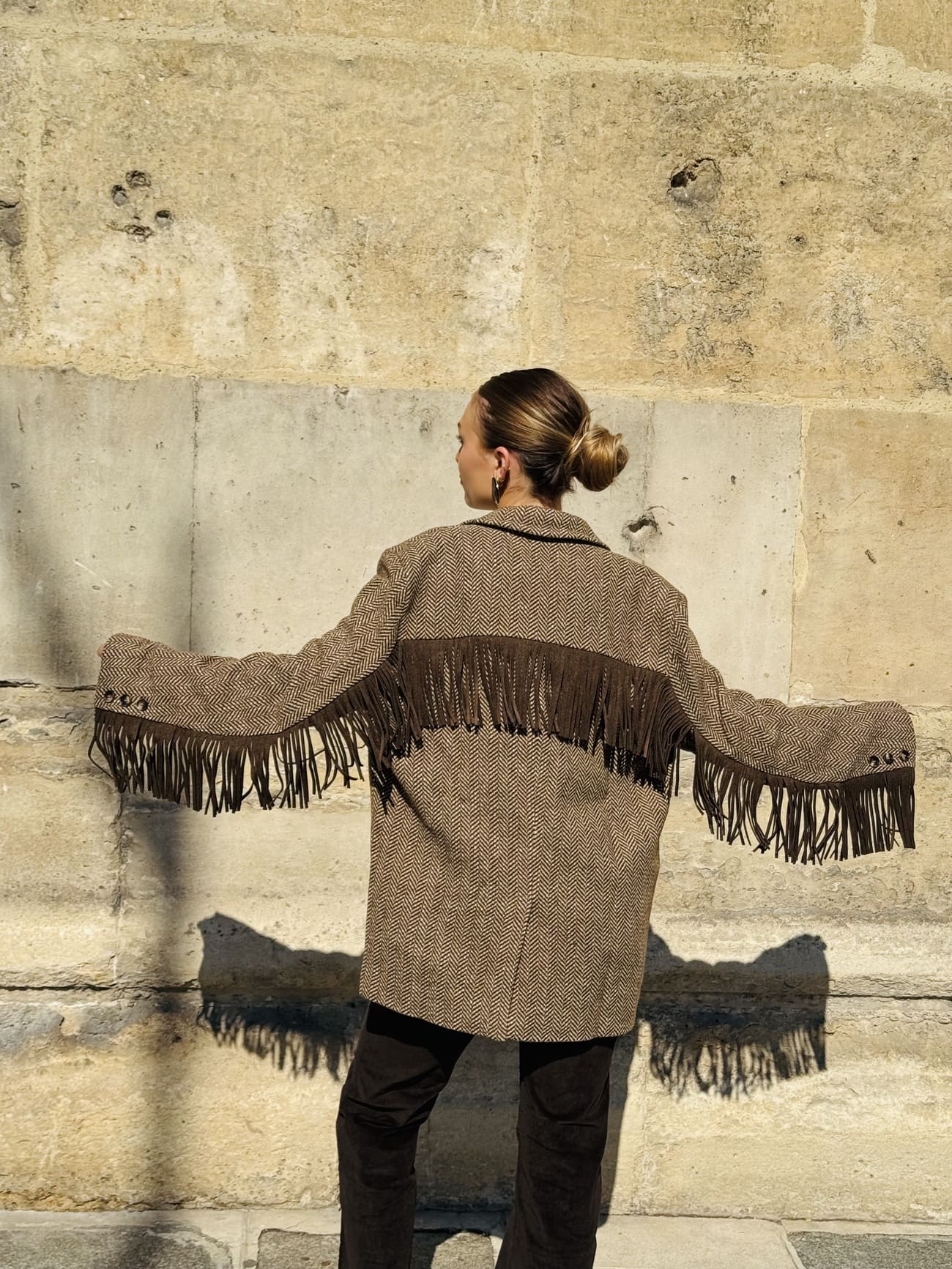 Veste oversize à chevrons, détail des franges de dos