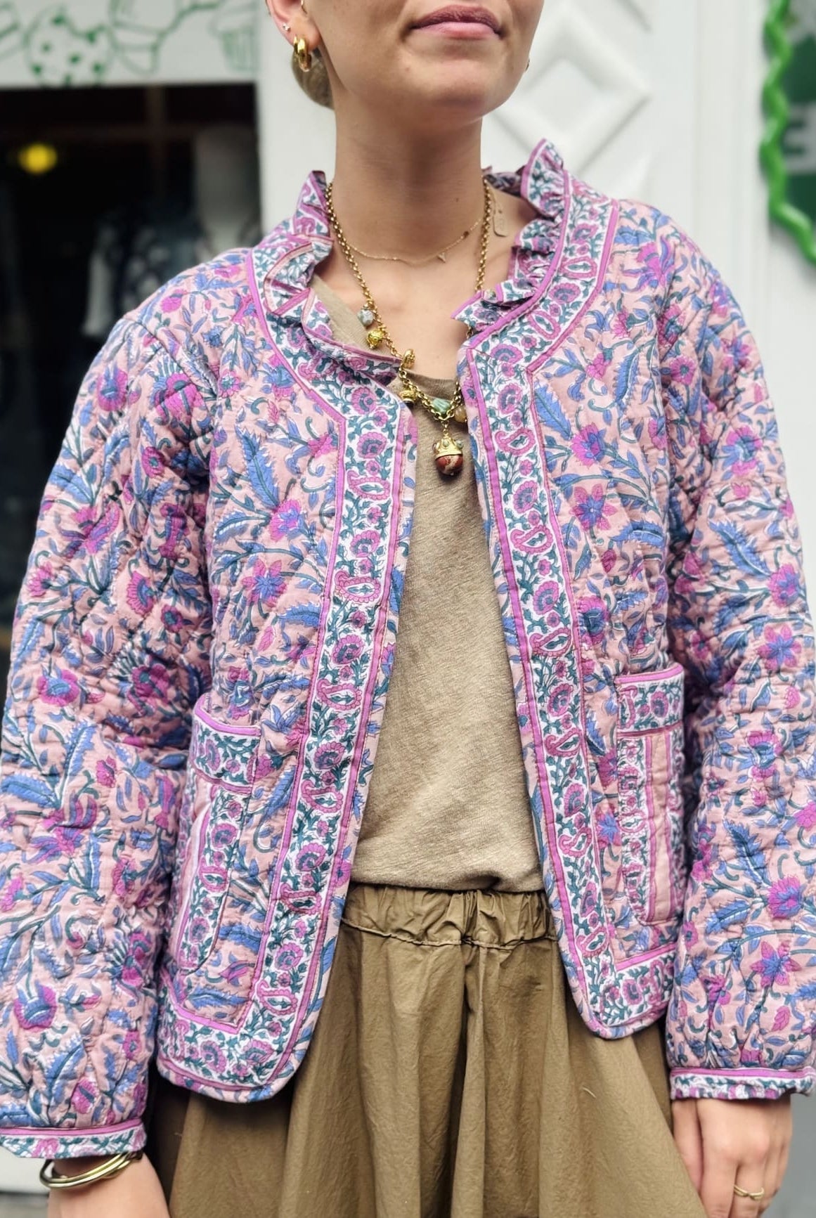 Veste en coton matelassée pour femme portée