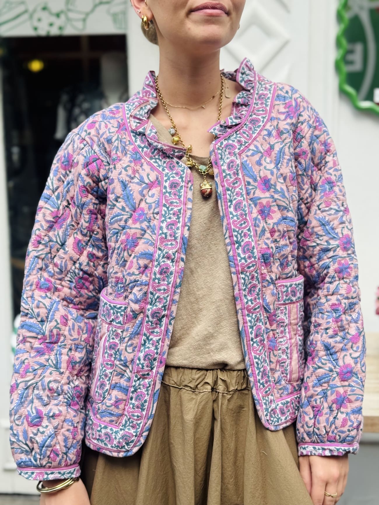 Veste en coton matelassée pour femme portée