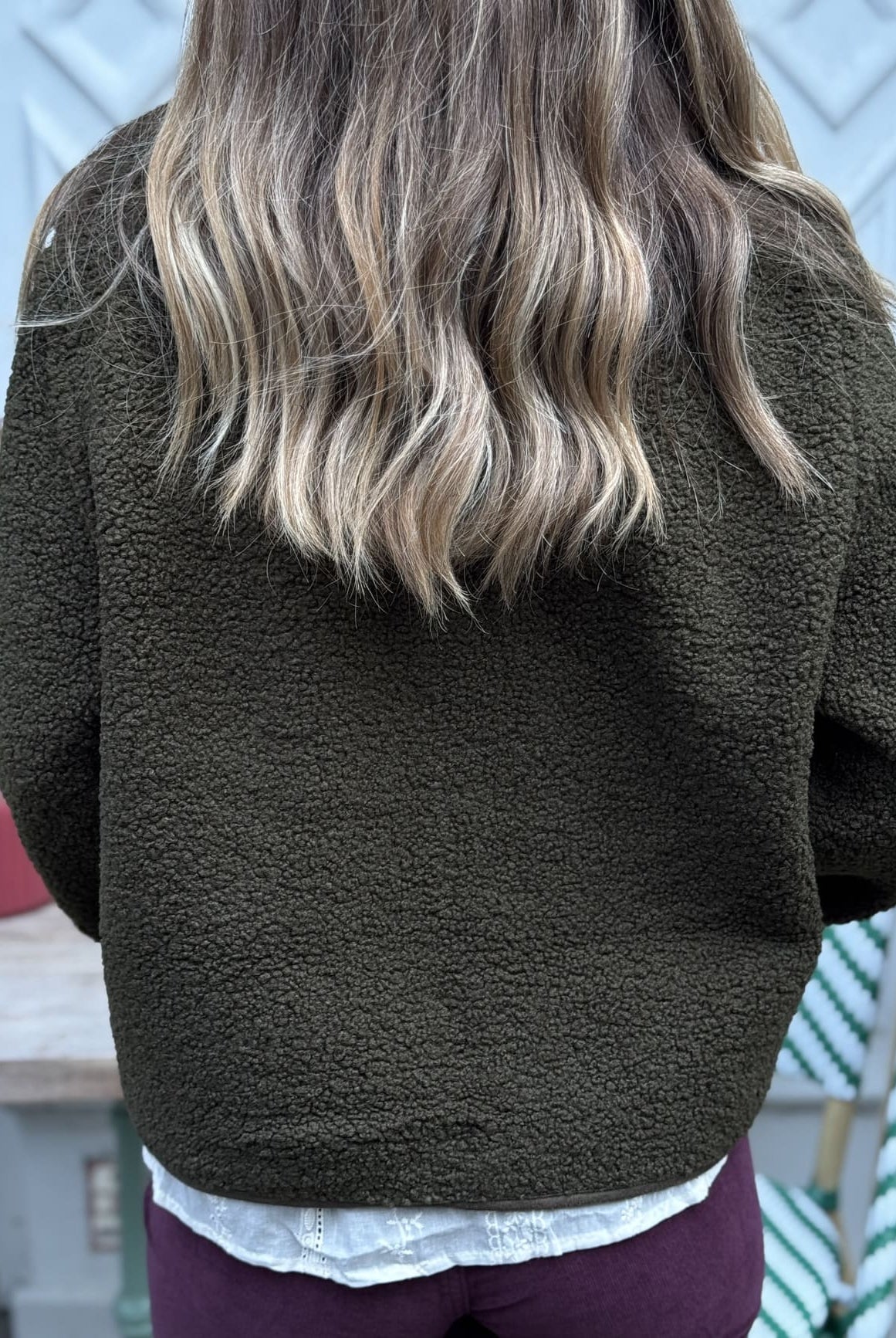 Veste mouton kaki vue de dos