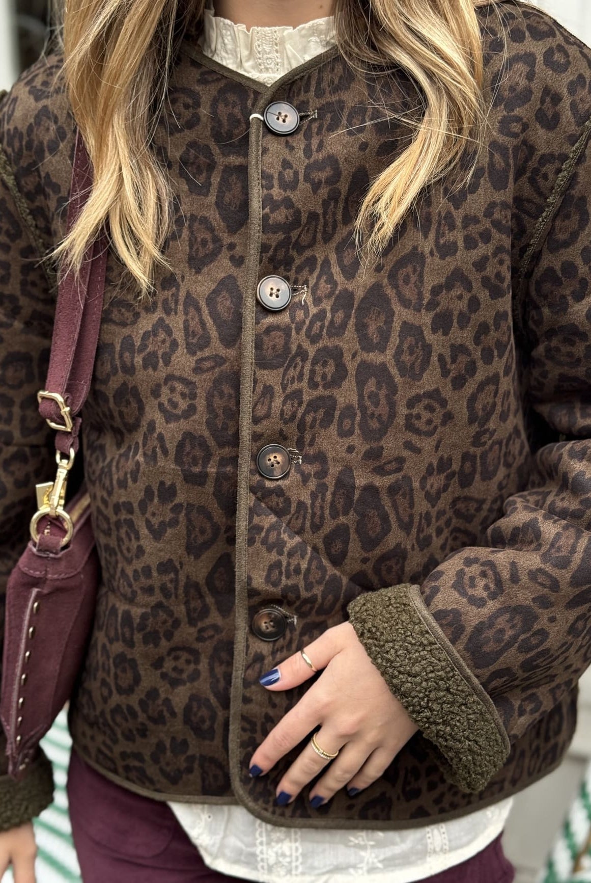 Veste réversible léopard vue de face fermée