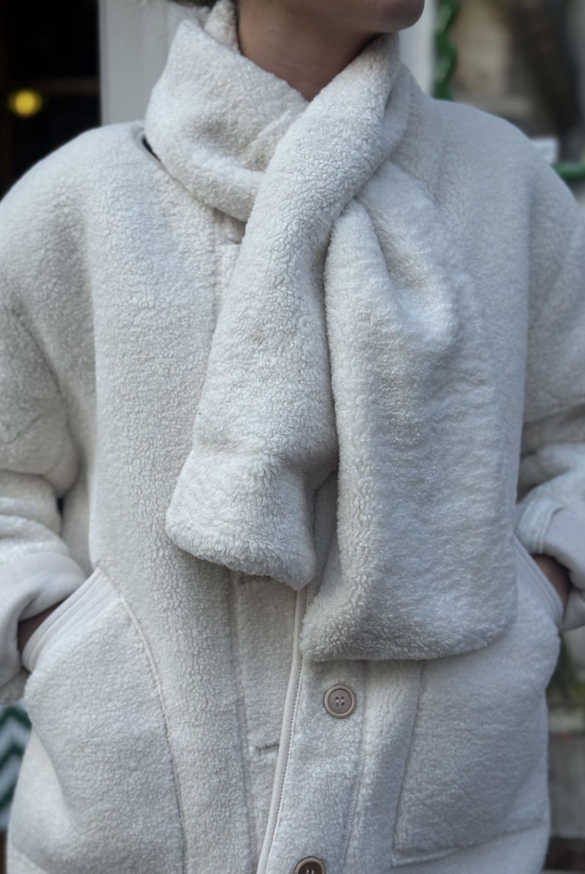 veste sherpa ecru avec écharpe