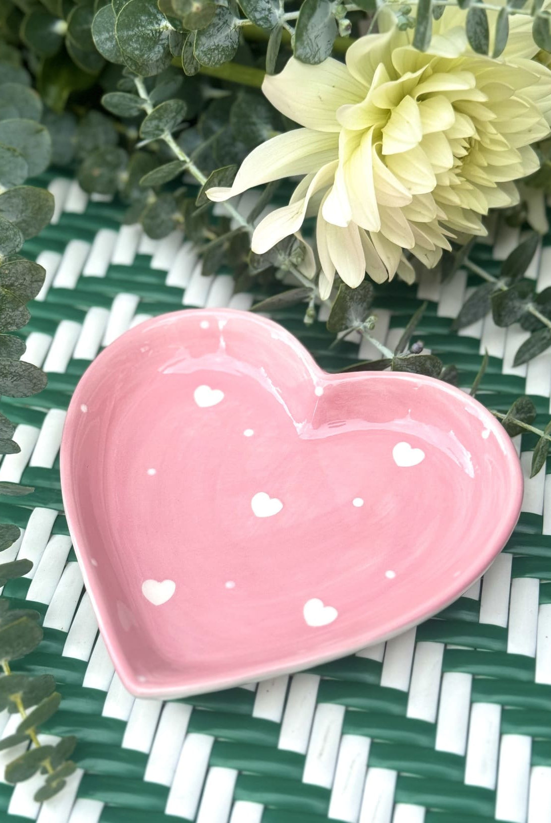 Vide‑poche cœur rose en céramique – vue de dessus