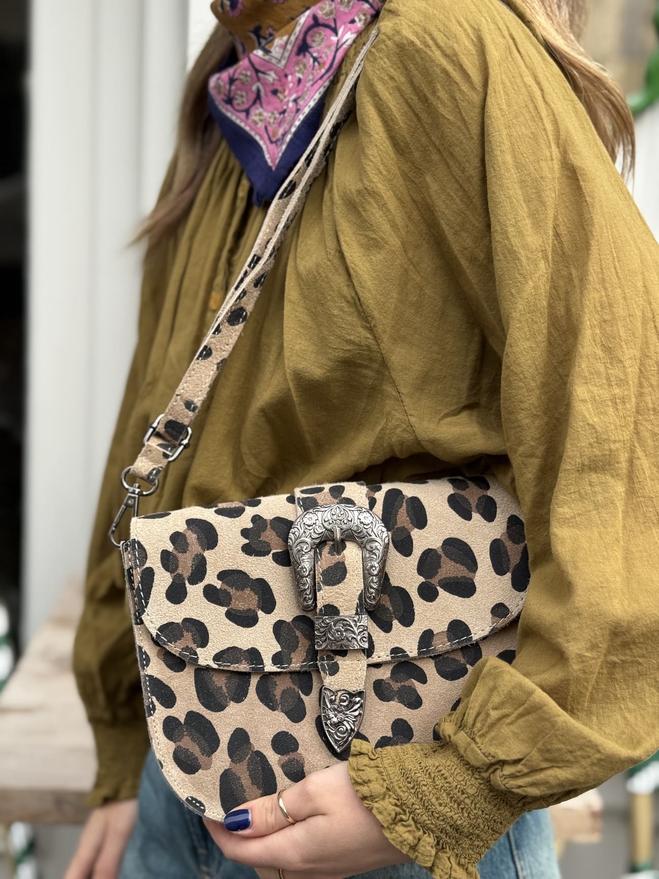 besace leopard avec rabas