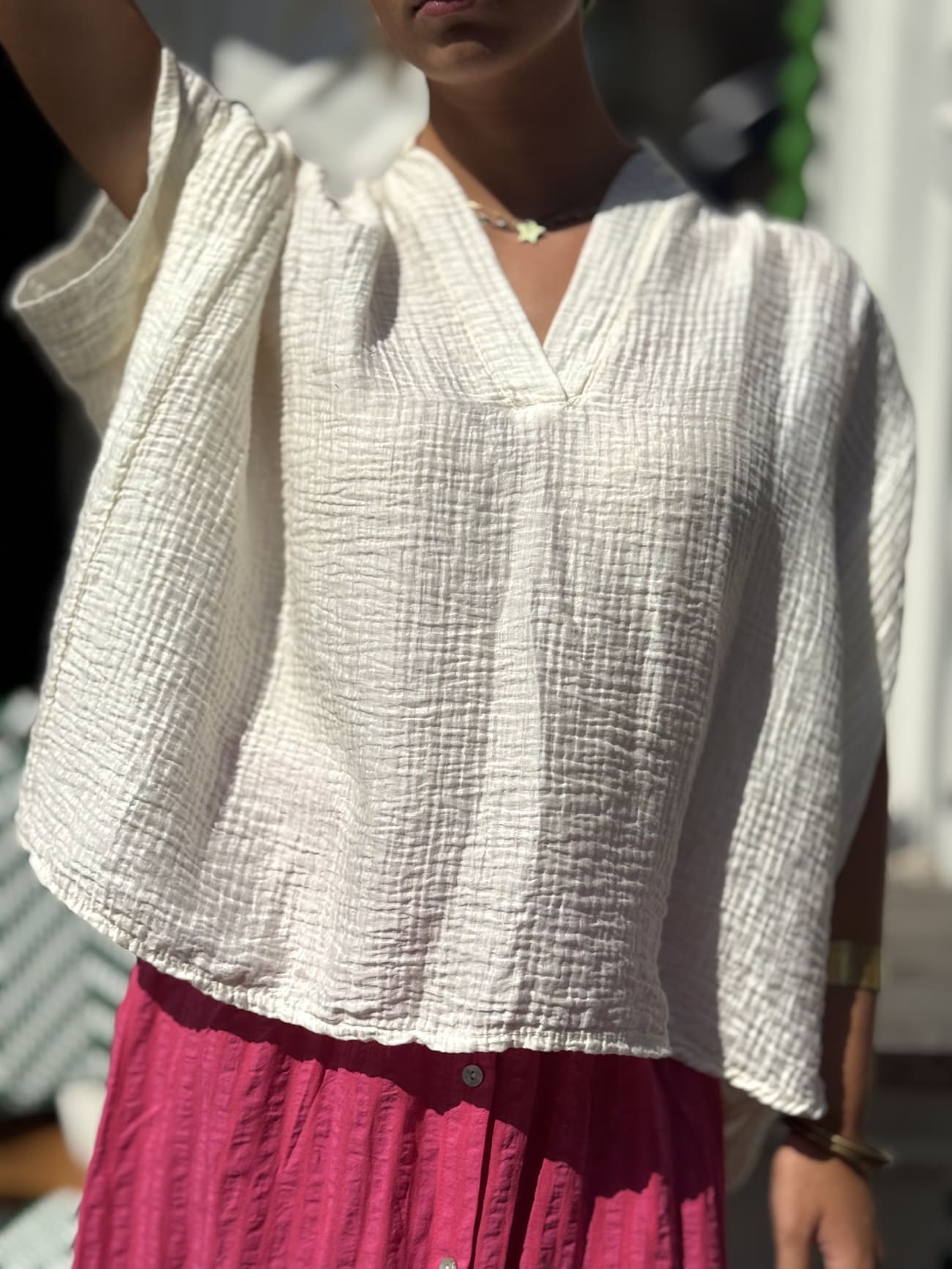 Blouse blanche femme en gaze de coton, vue de face, coupe fluide