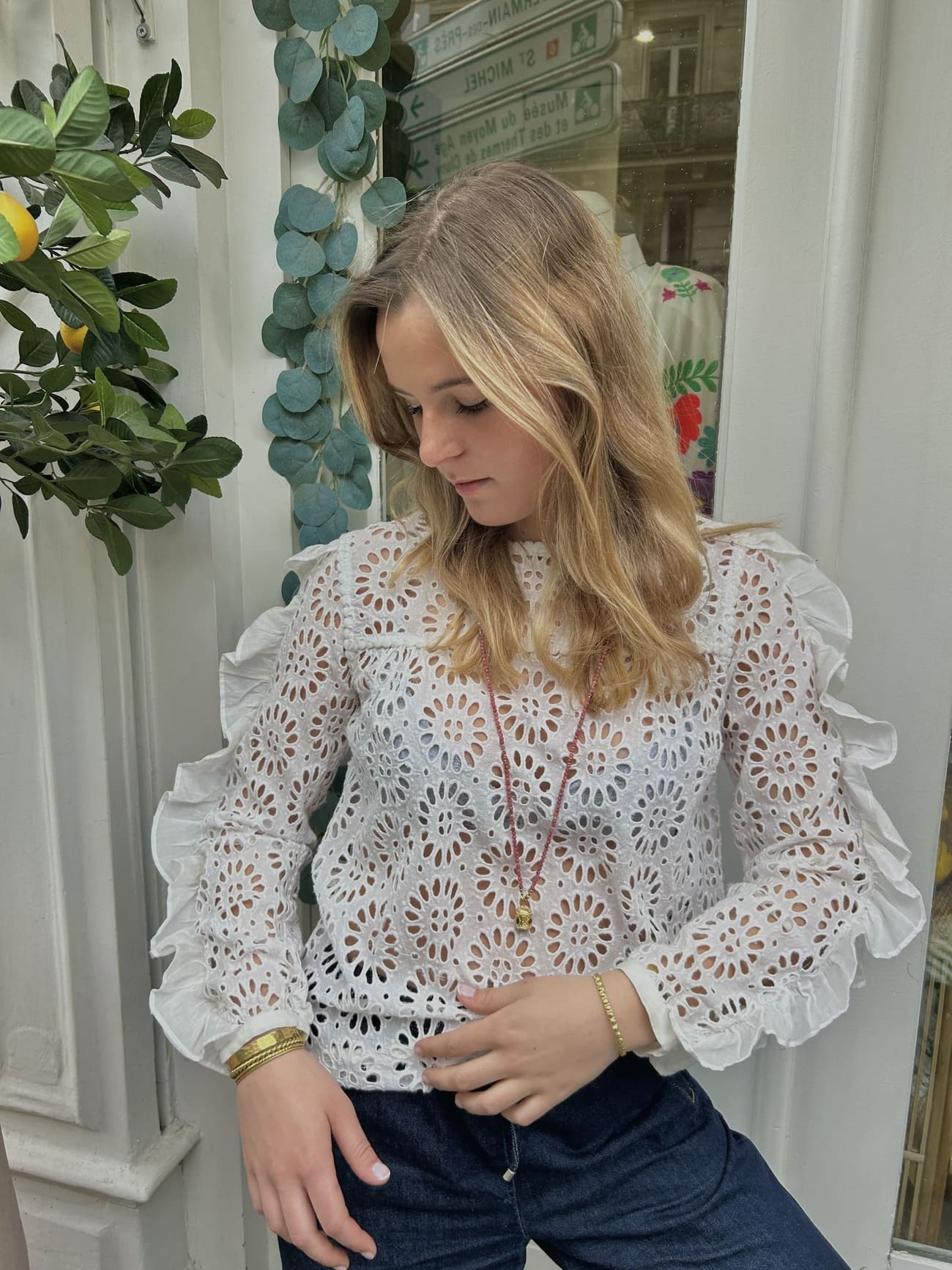 Blouse upcyclée avec broderie vintage et coupe chic bohème