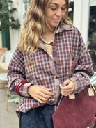 Haut féminin à carreaux brodés, style bohème et tendance