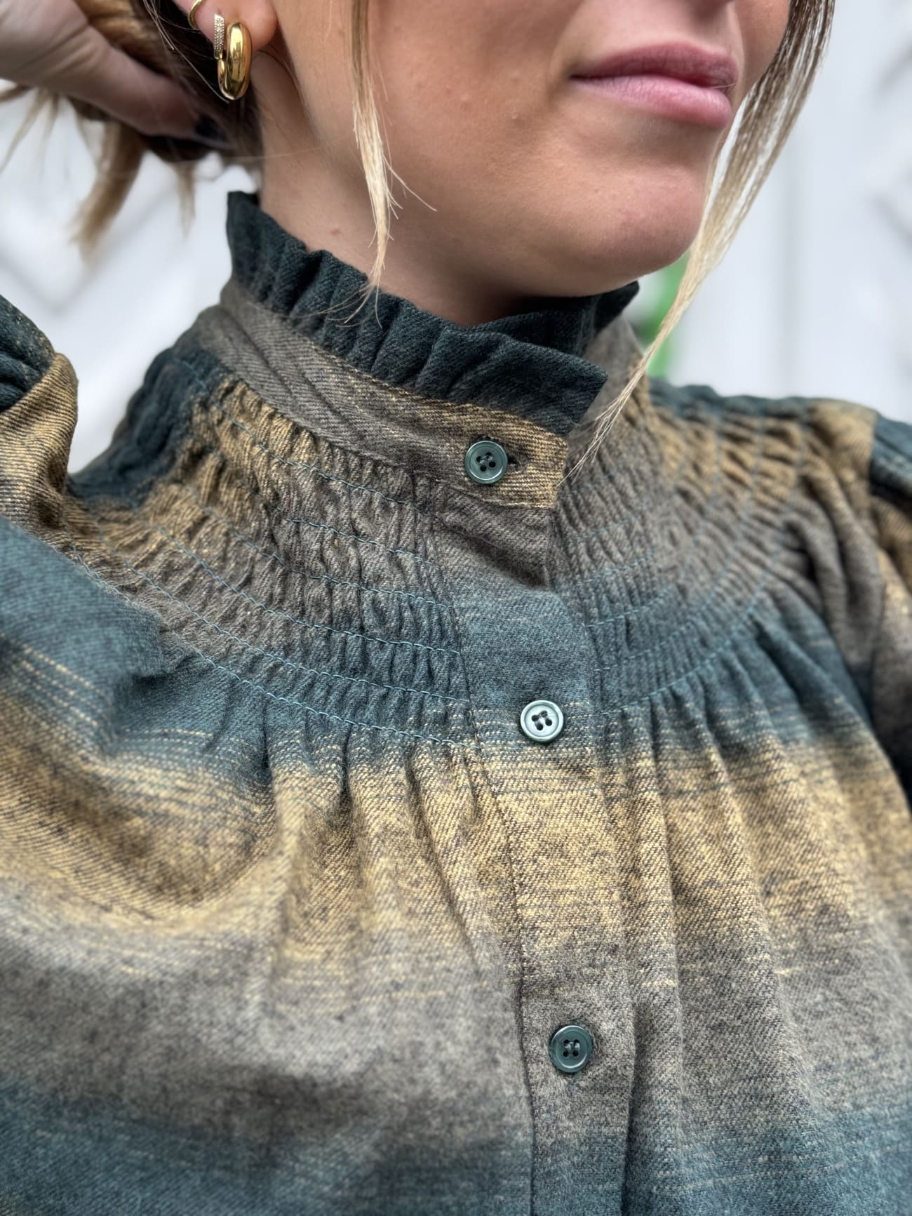 chemise en coton col victorien vert détail